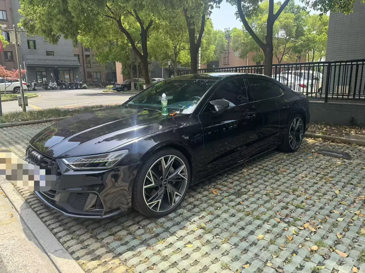Audi A7L