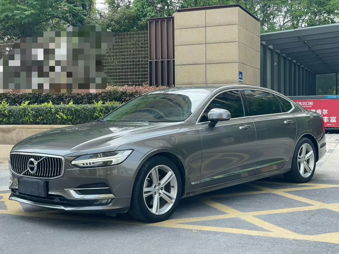 Volvo S90