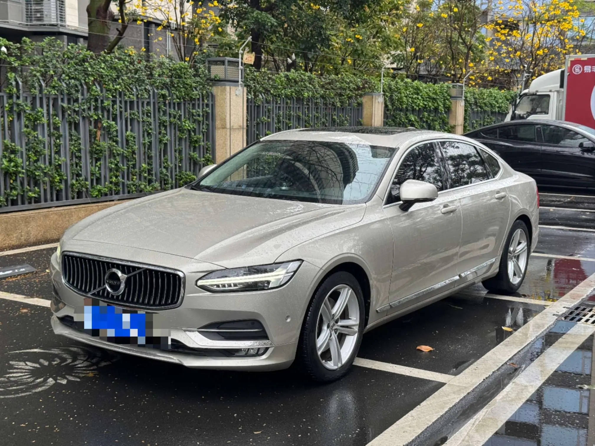 Volvo S90