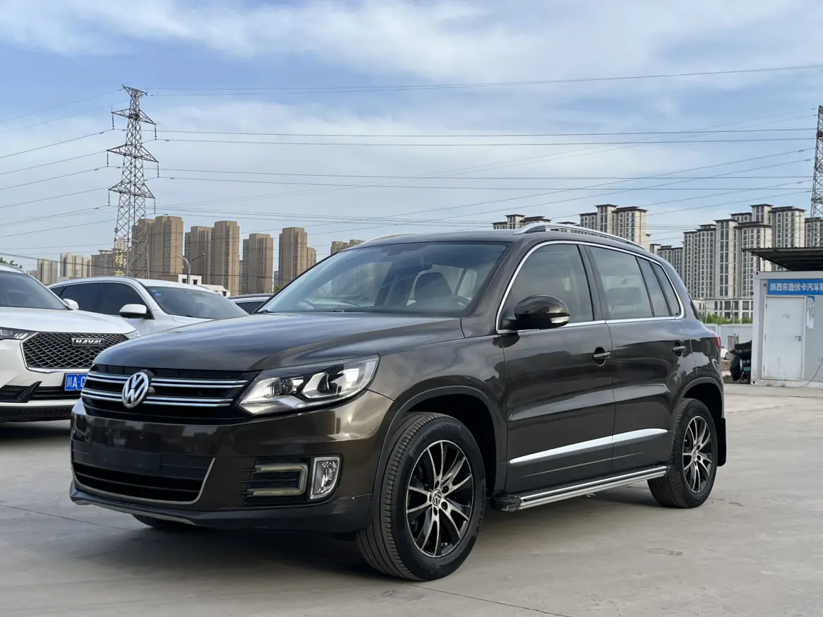 Volkswagen Tiguan (Tharu)