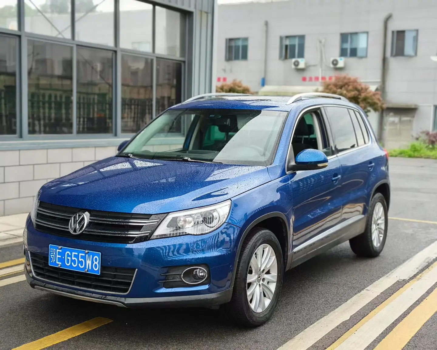 Volkswagen Tiguan (Tharu)