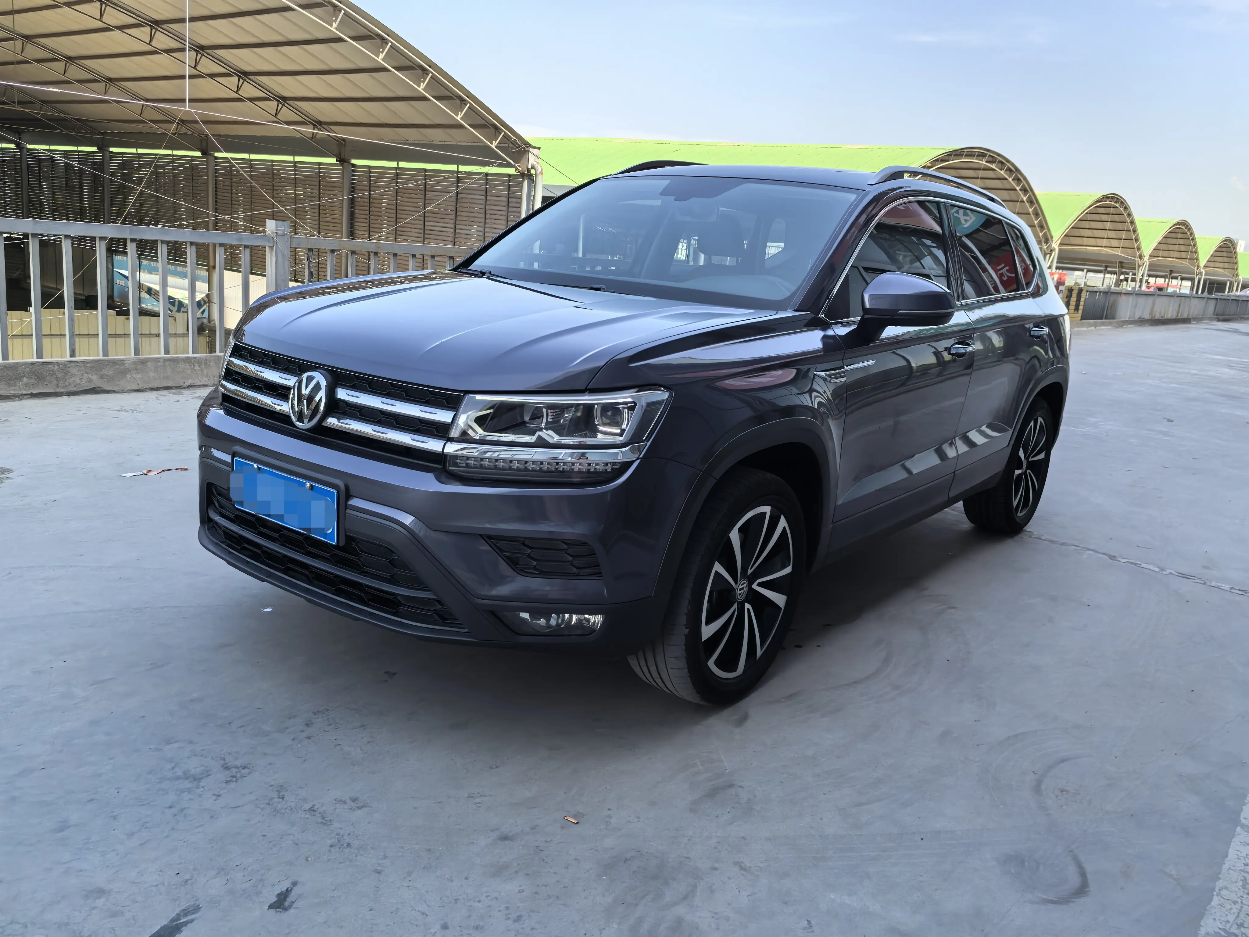 Volkswagen Tharu