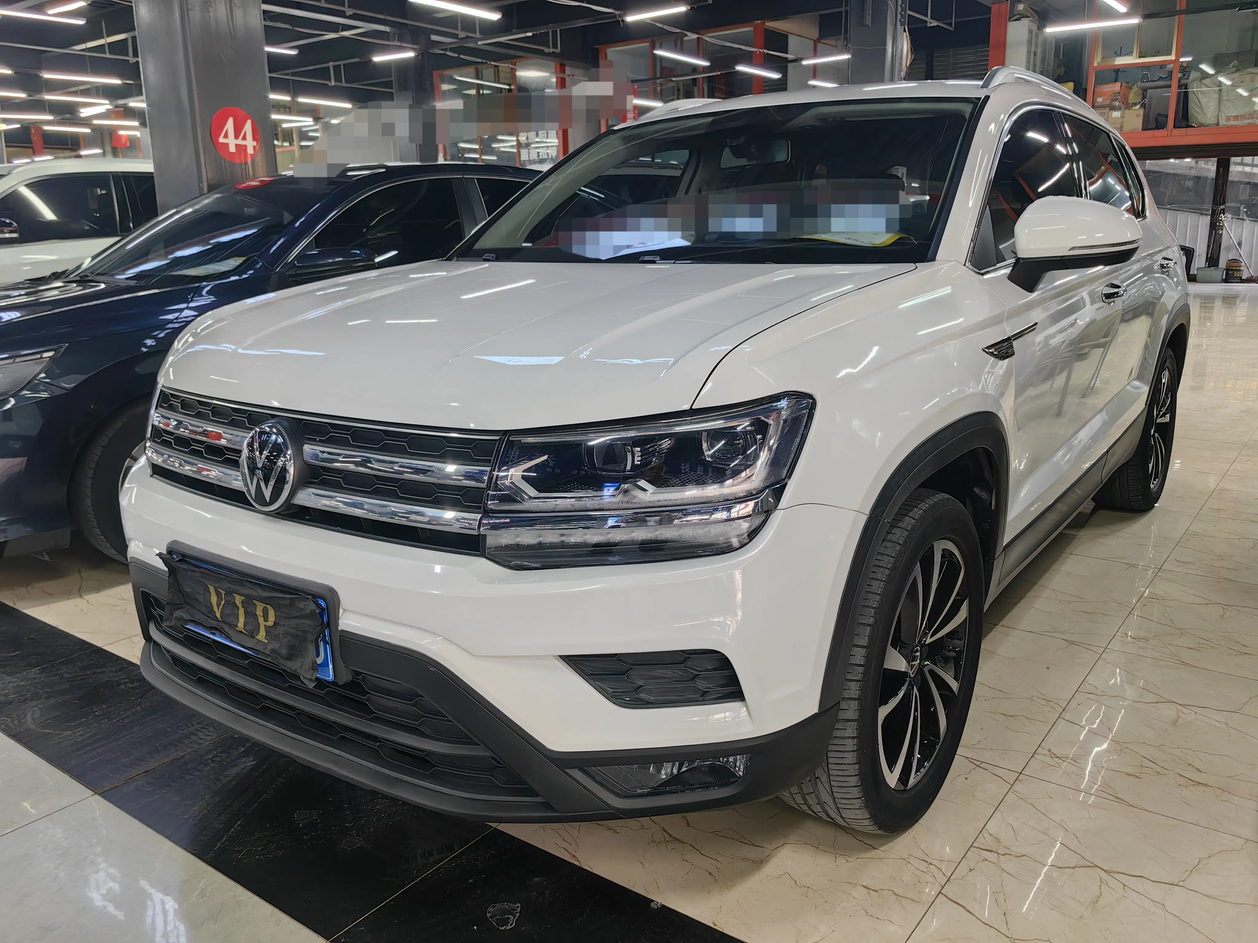 Volkswagen Tharu