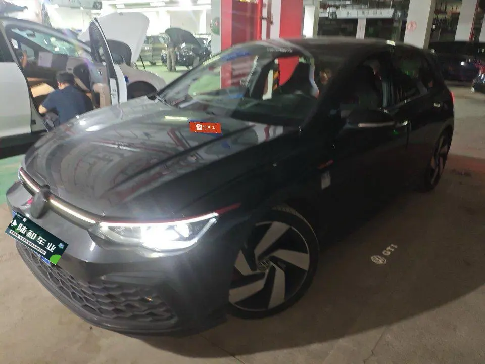Volkswagen Golf GTI