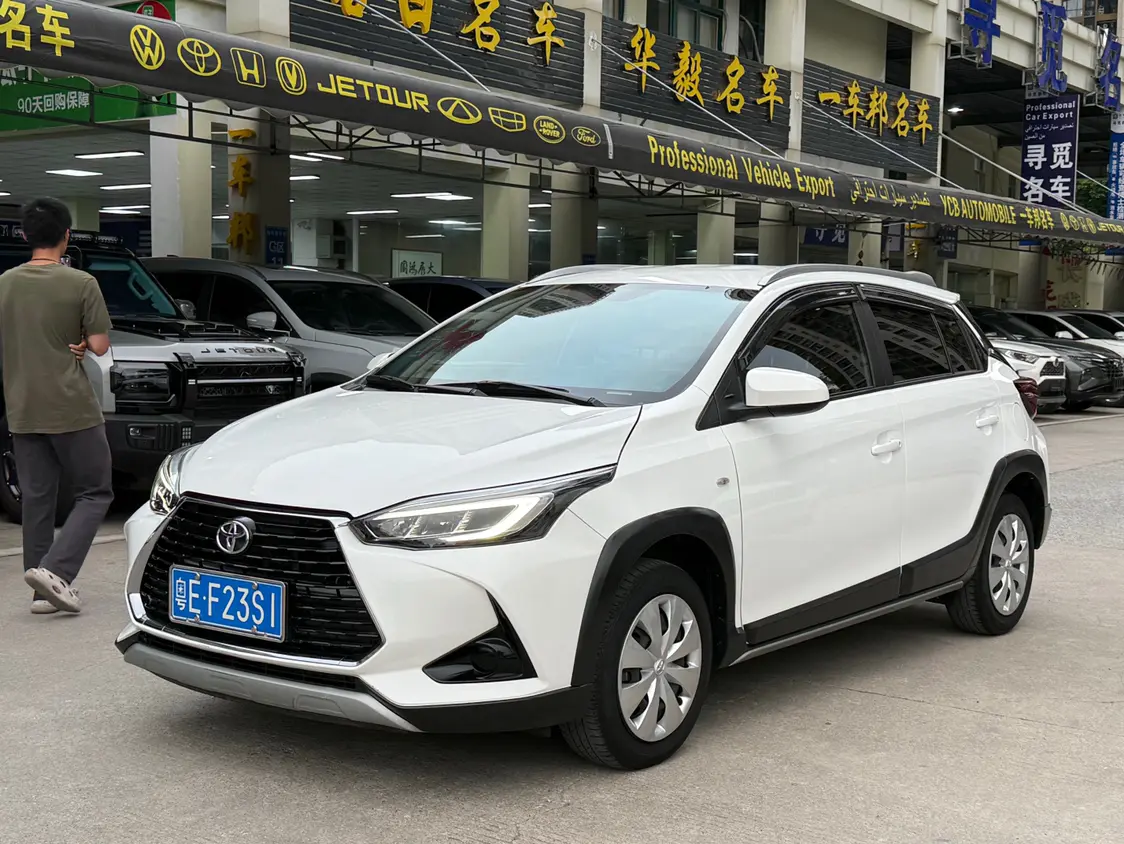 Toyota Yaris L