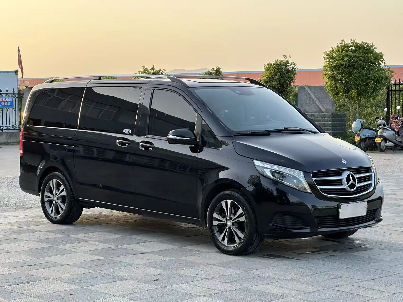 Mercedes-Benz Mercedes Benz V Class