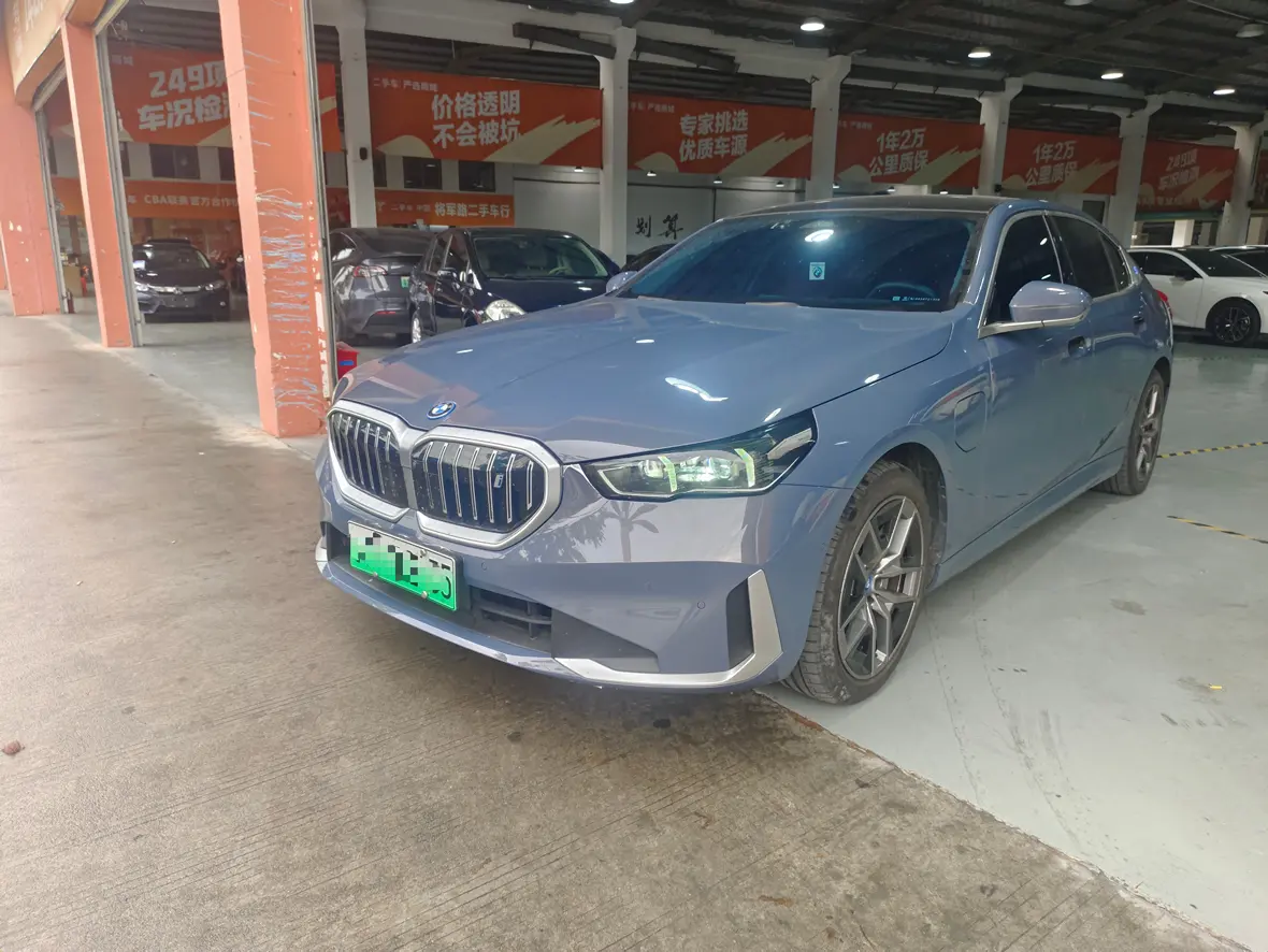 BMW i5
