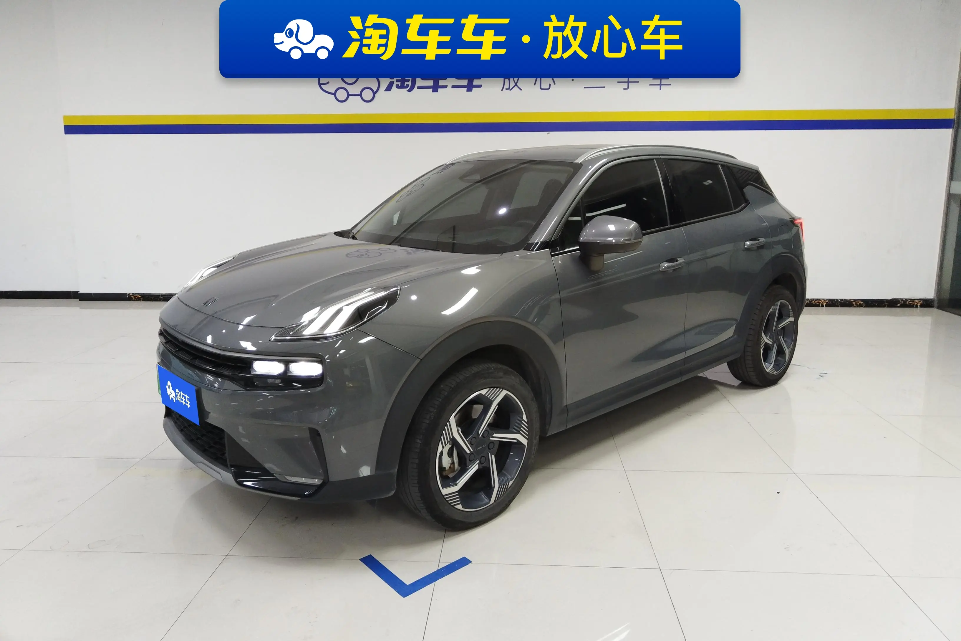 Lynk & Co 06 EM-P