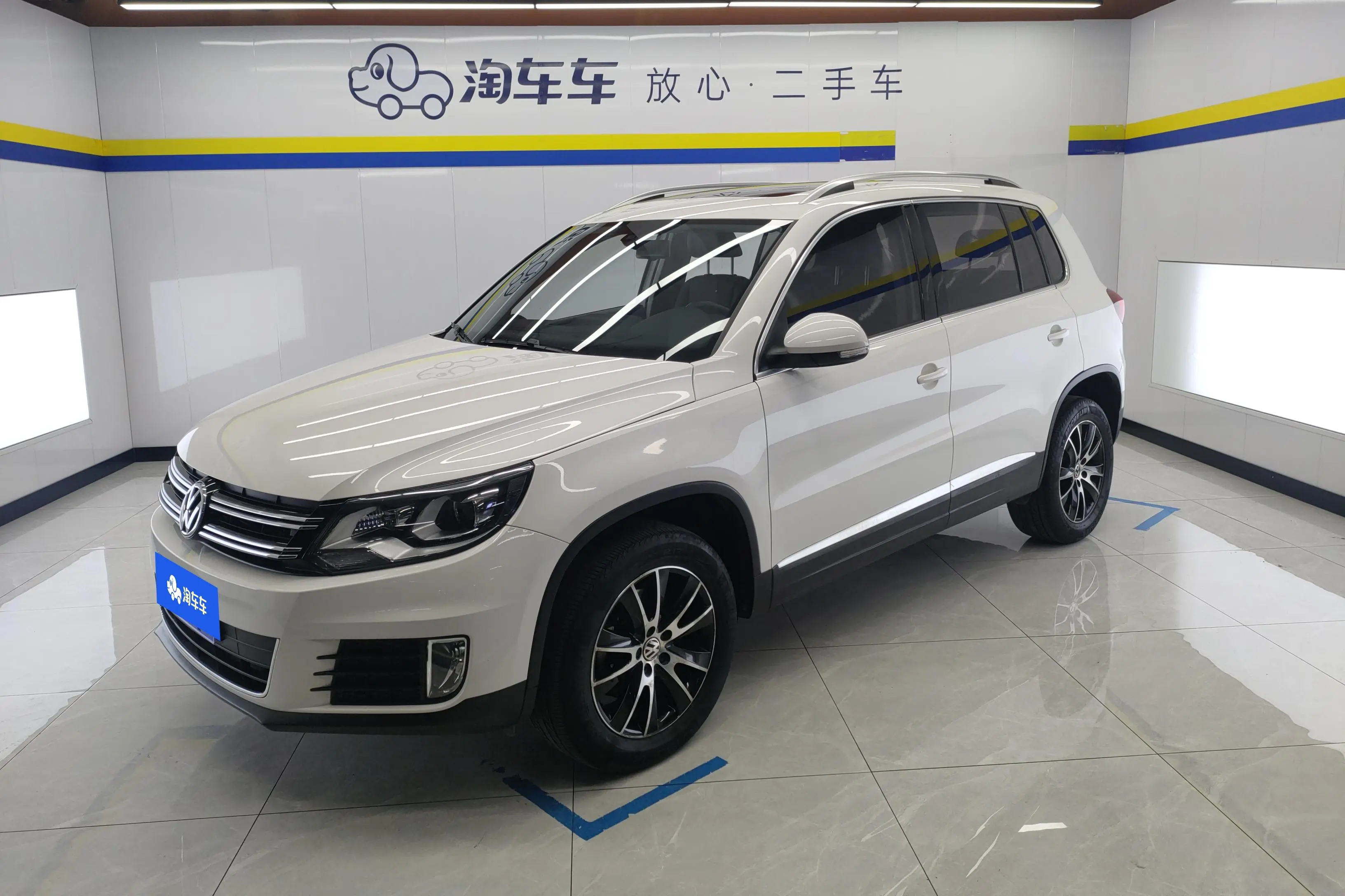 Volkswagen Tiguan (Tharu)