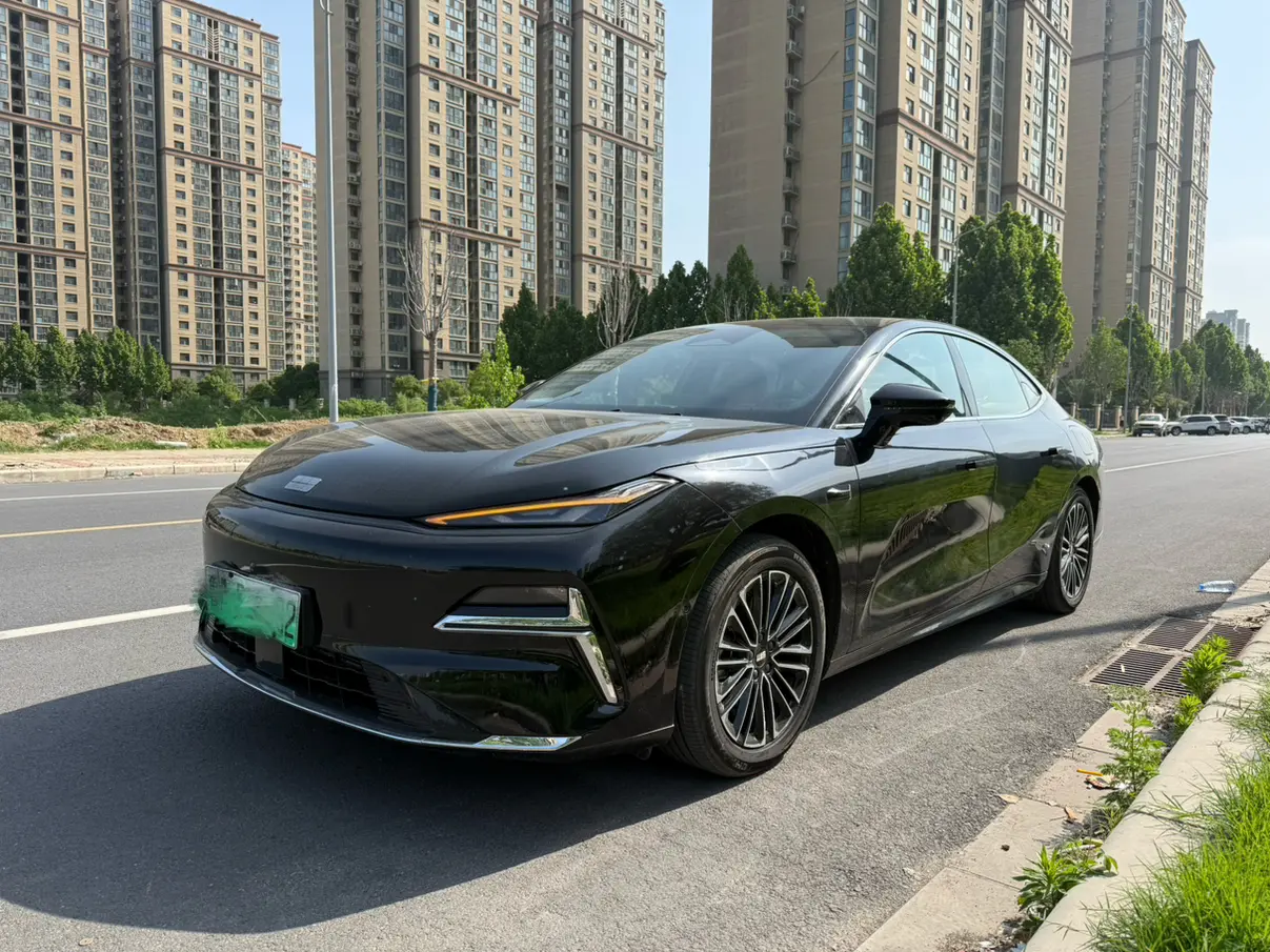 Geely Galaxy Star 8 PHEV