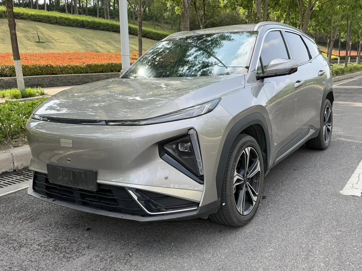 Geely Galaxy L7