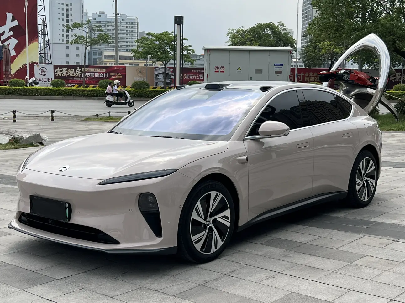 NIO ET5