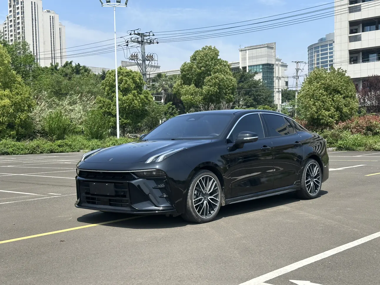 Lynk & Co 03