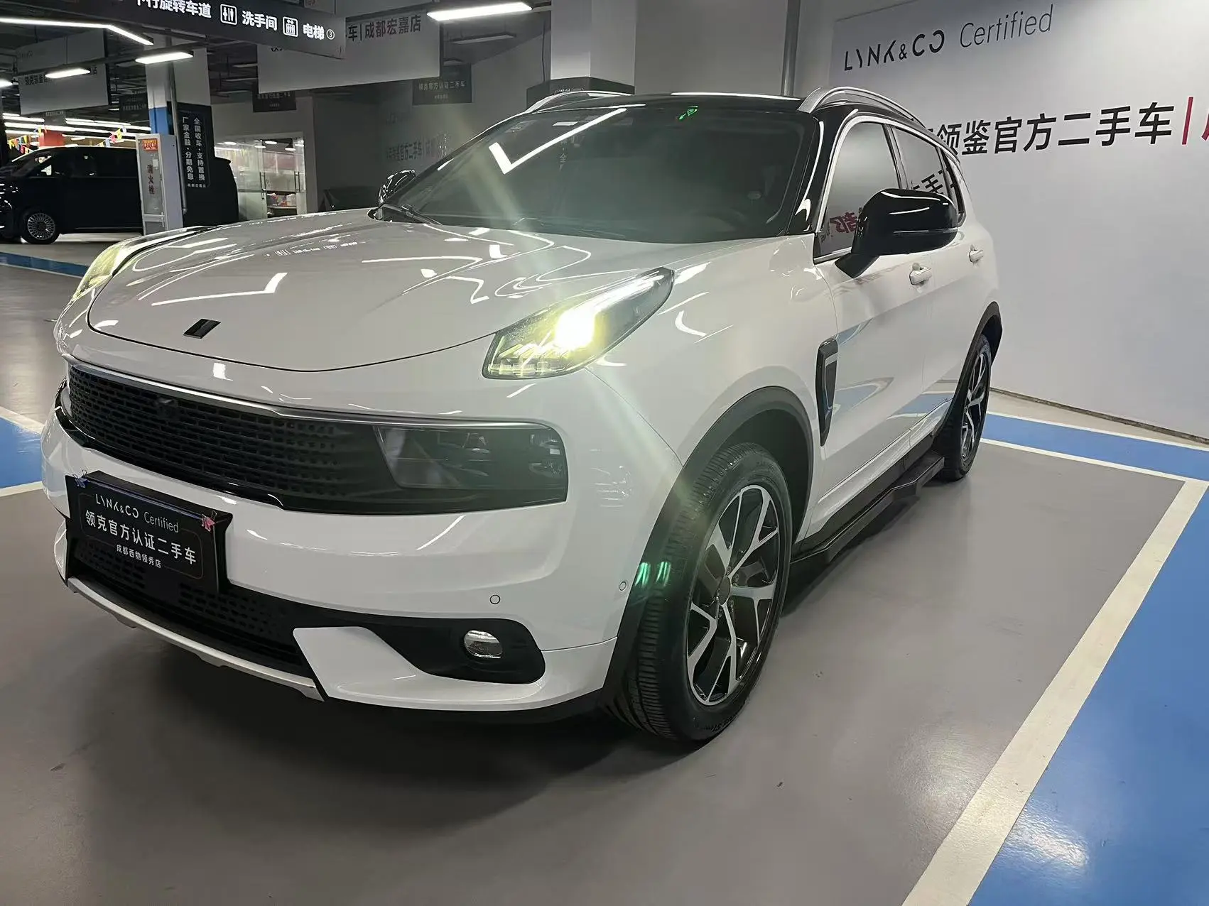Lynk & Co 01