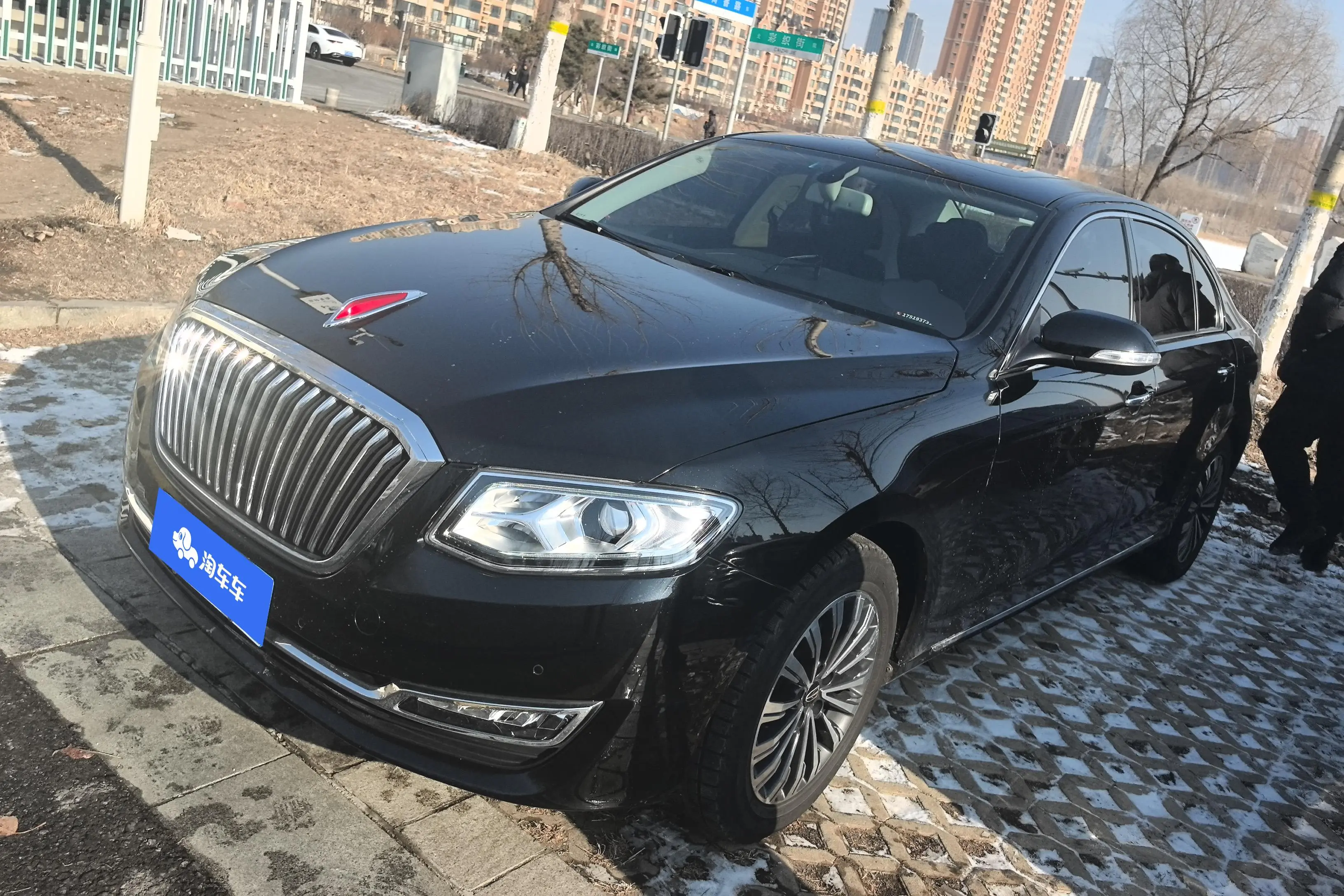 Hongqi H7