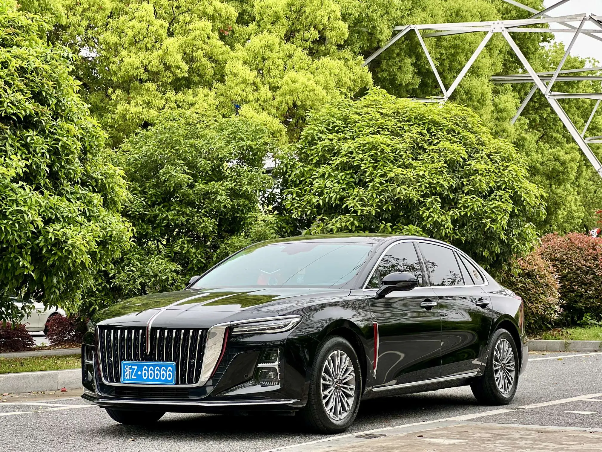 Hongqi H5