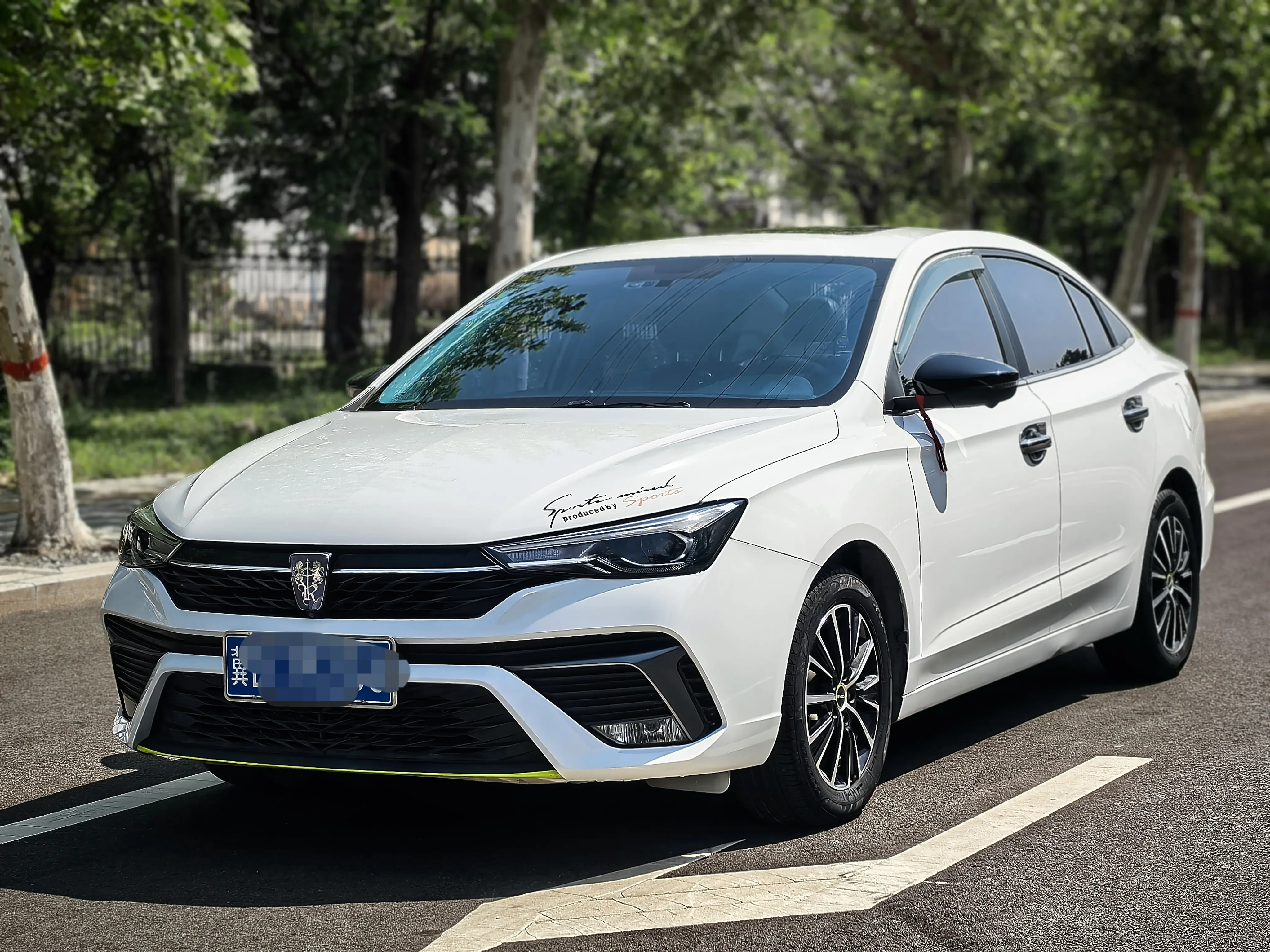 Roewe i5