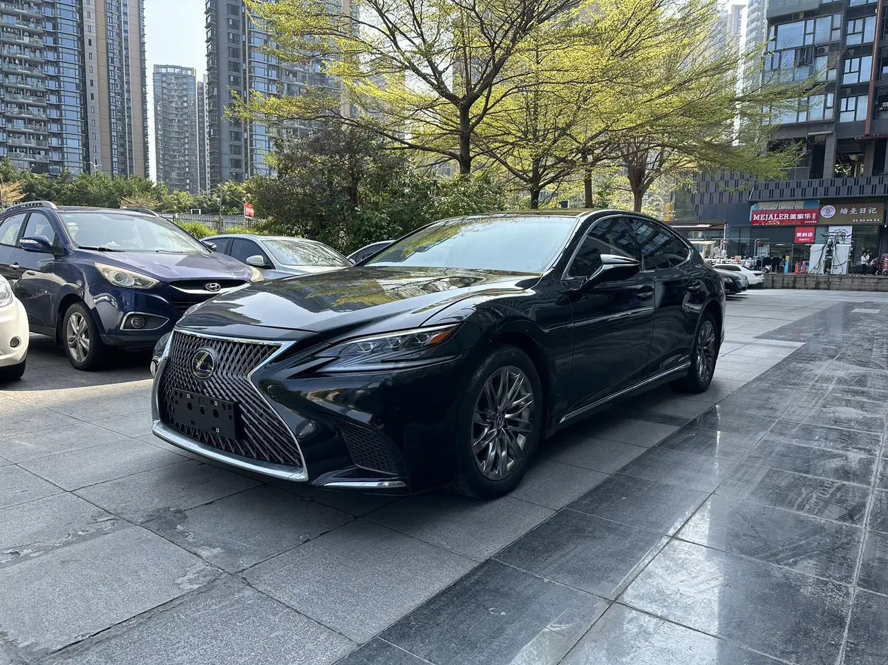 Lexus LS