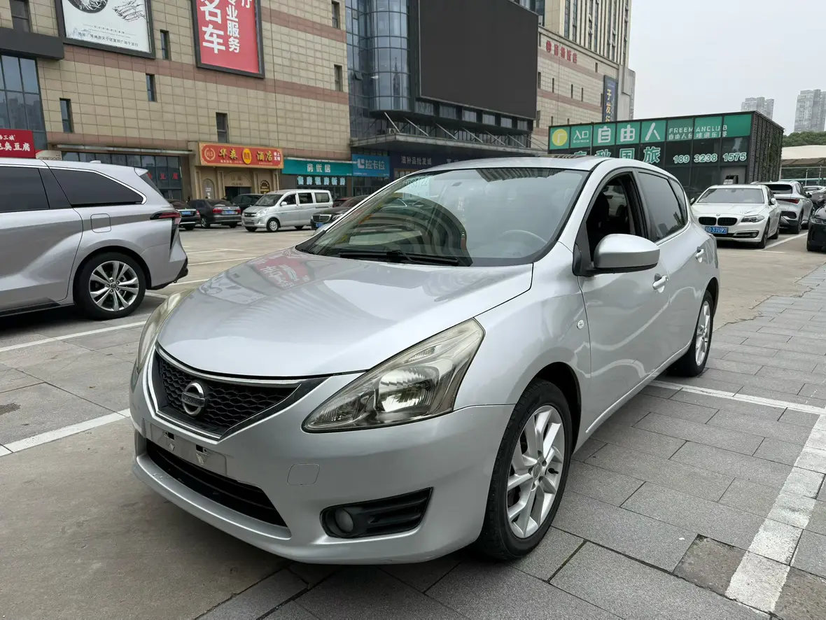 Nissan Tiida