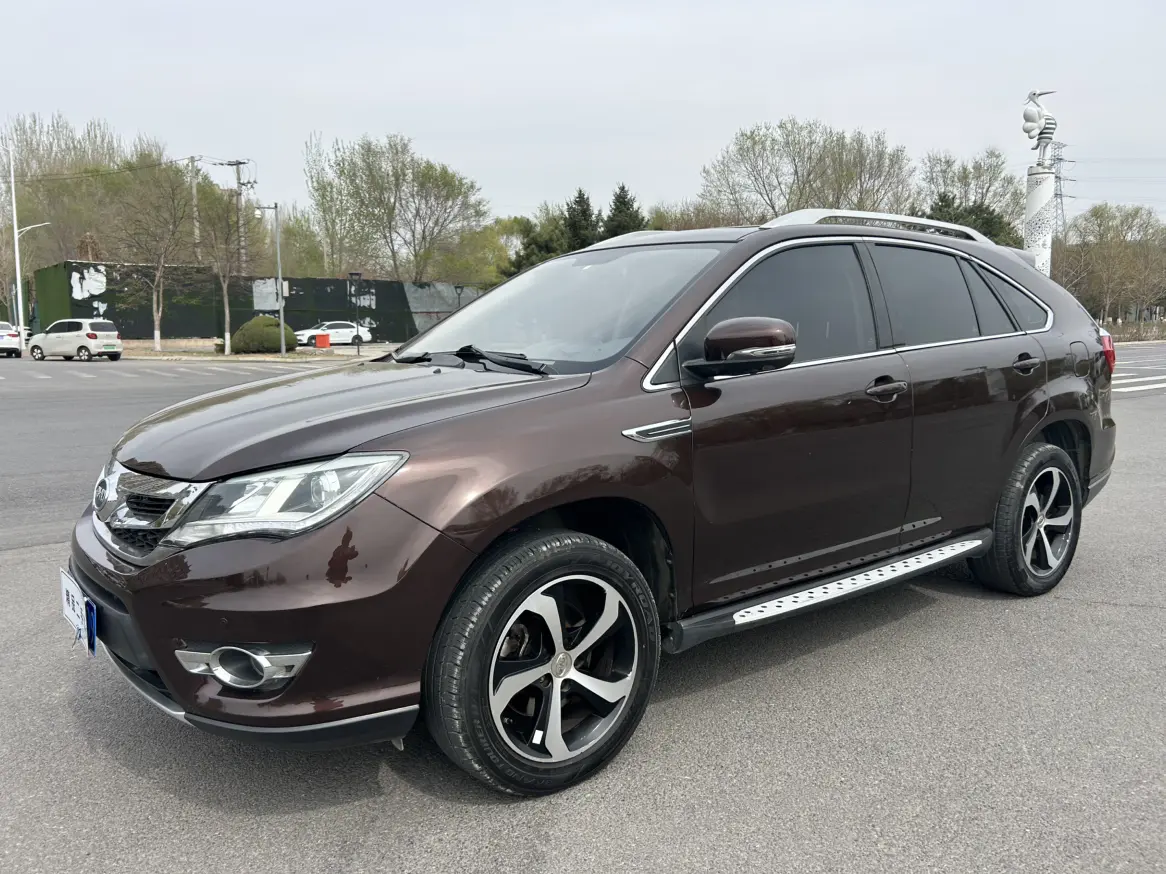 BYD S7
