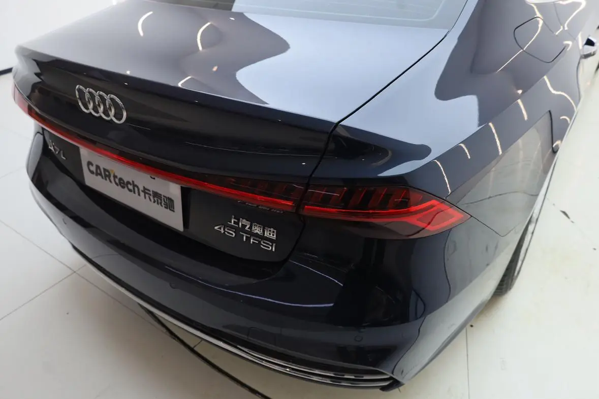 Audi A7L