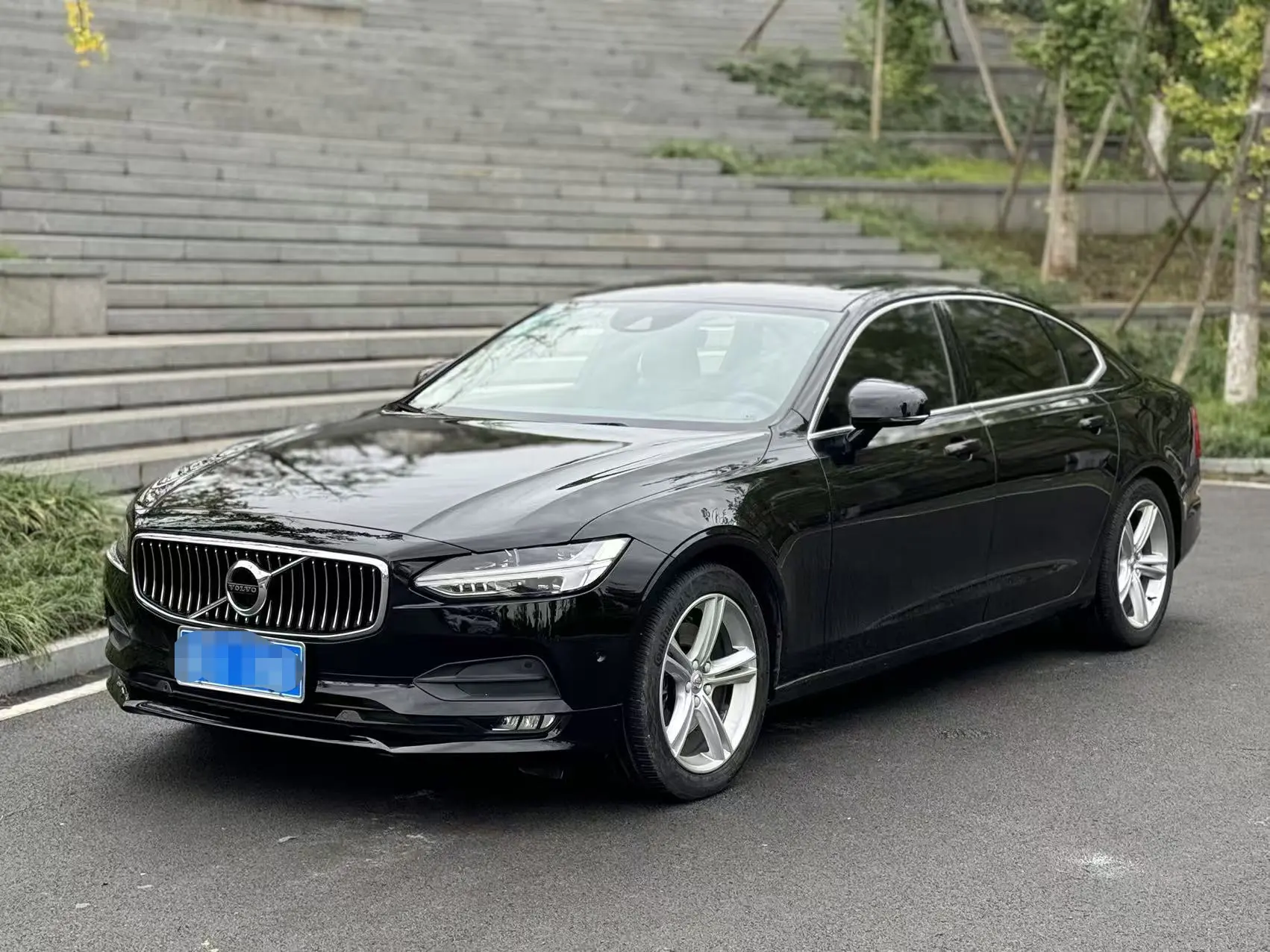 Volvo S90