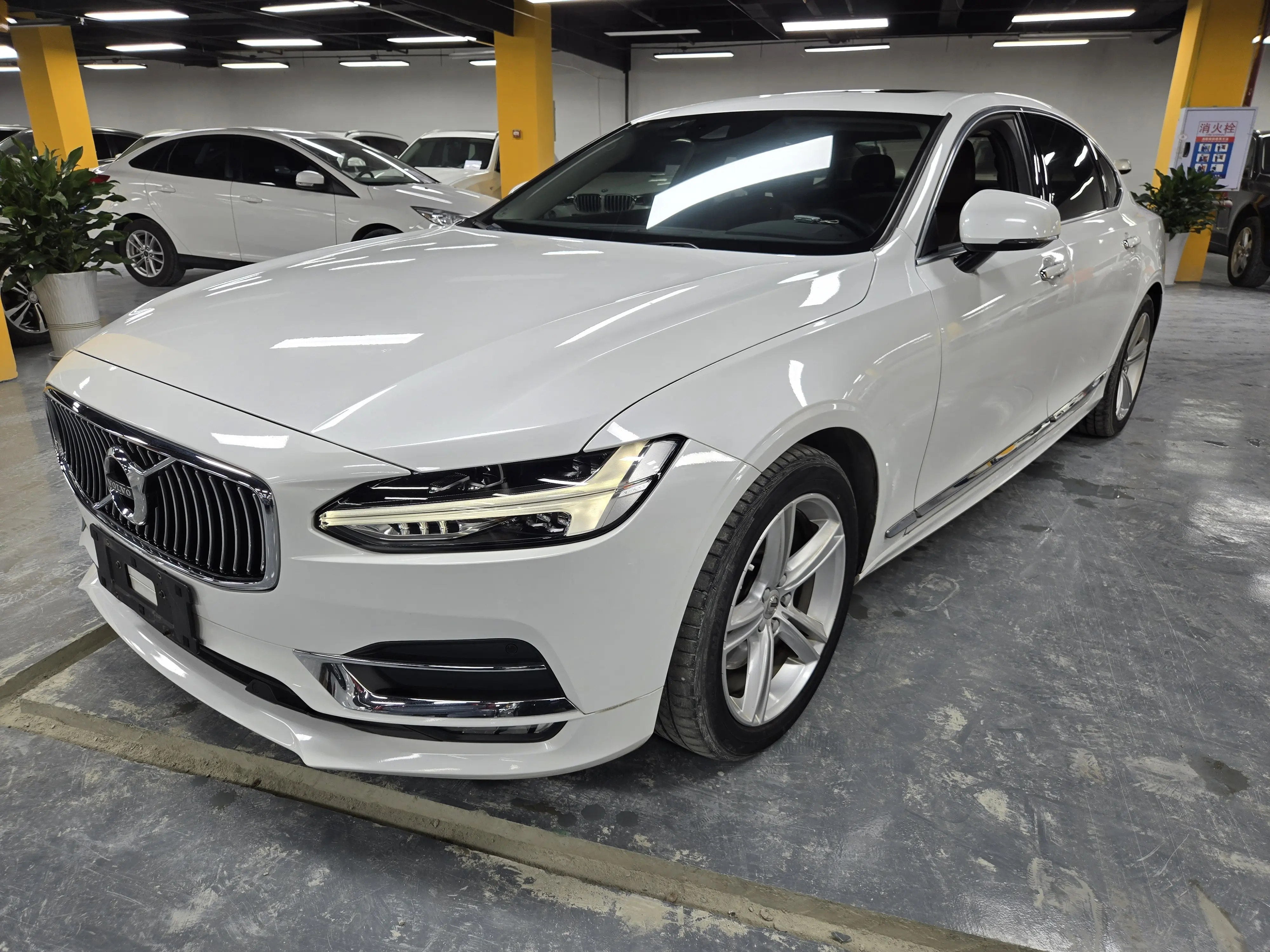 Volvo S90