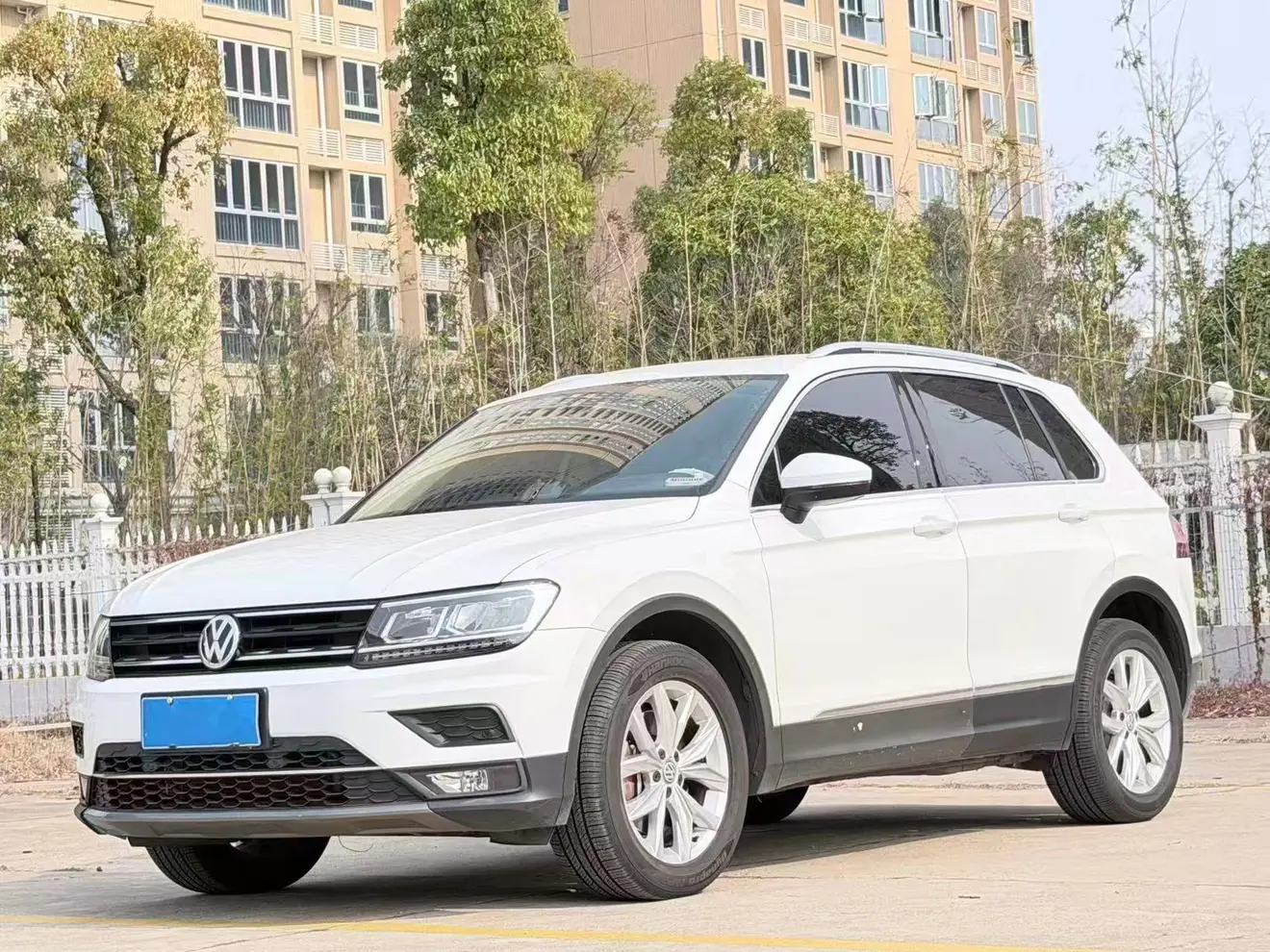 Volkswagen Tiguan (Tharu)