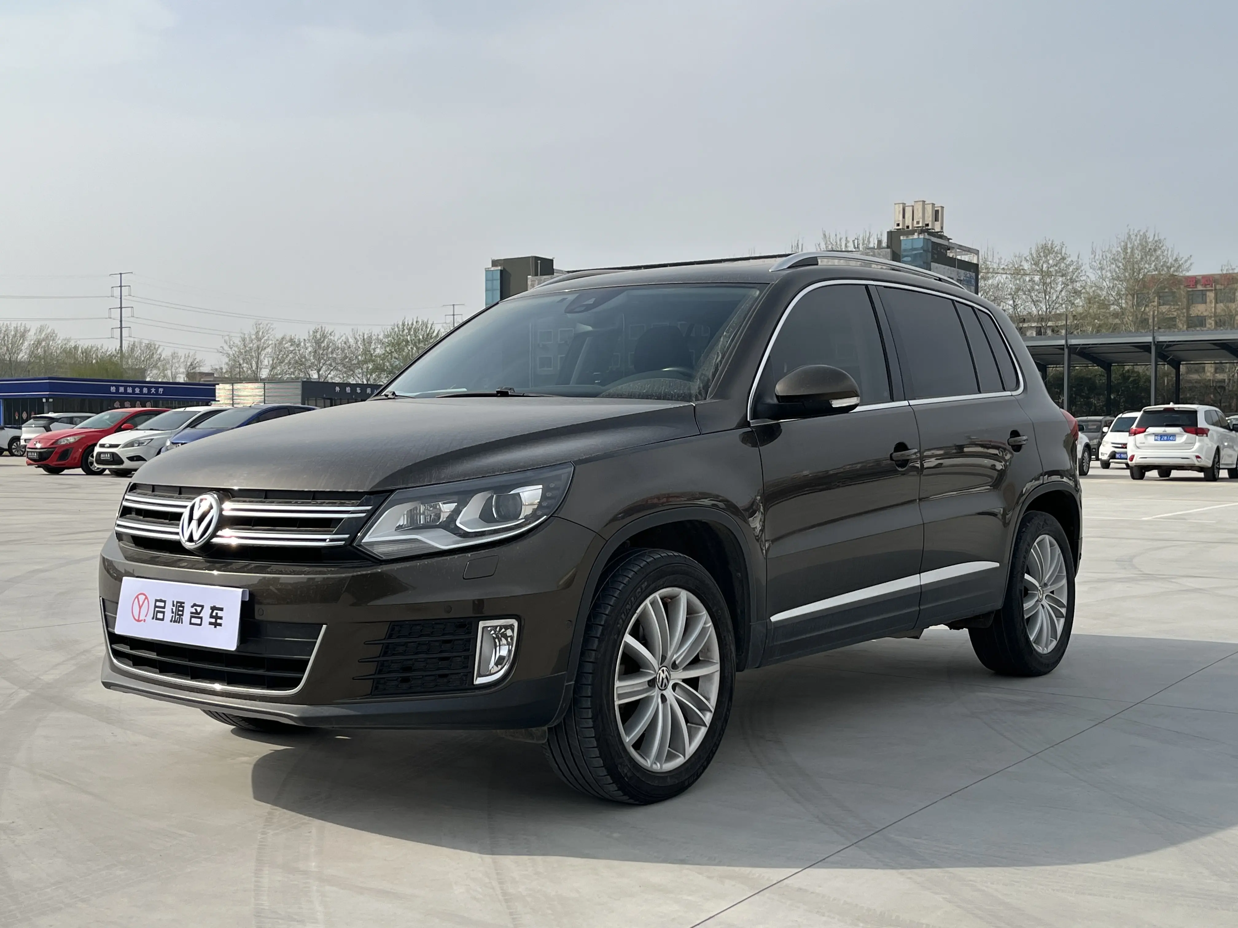 Volkswagen Tiguan (Tharu)