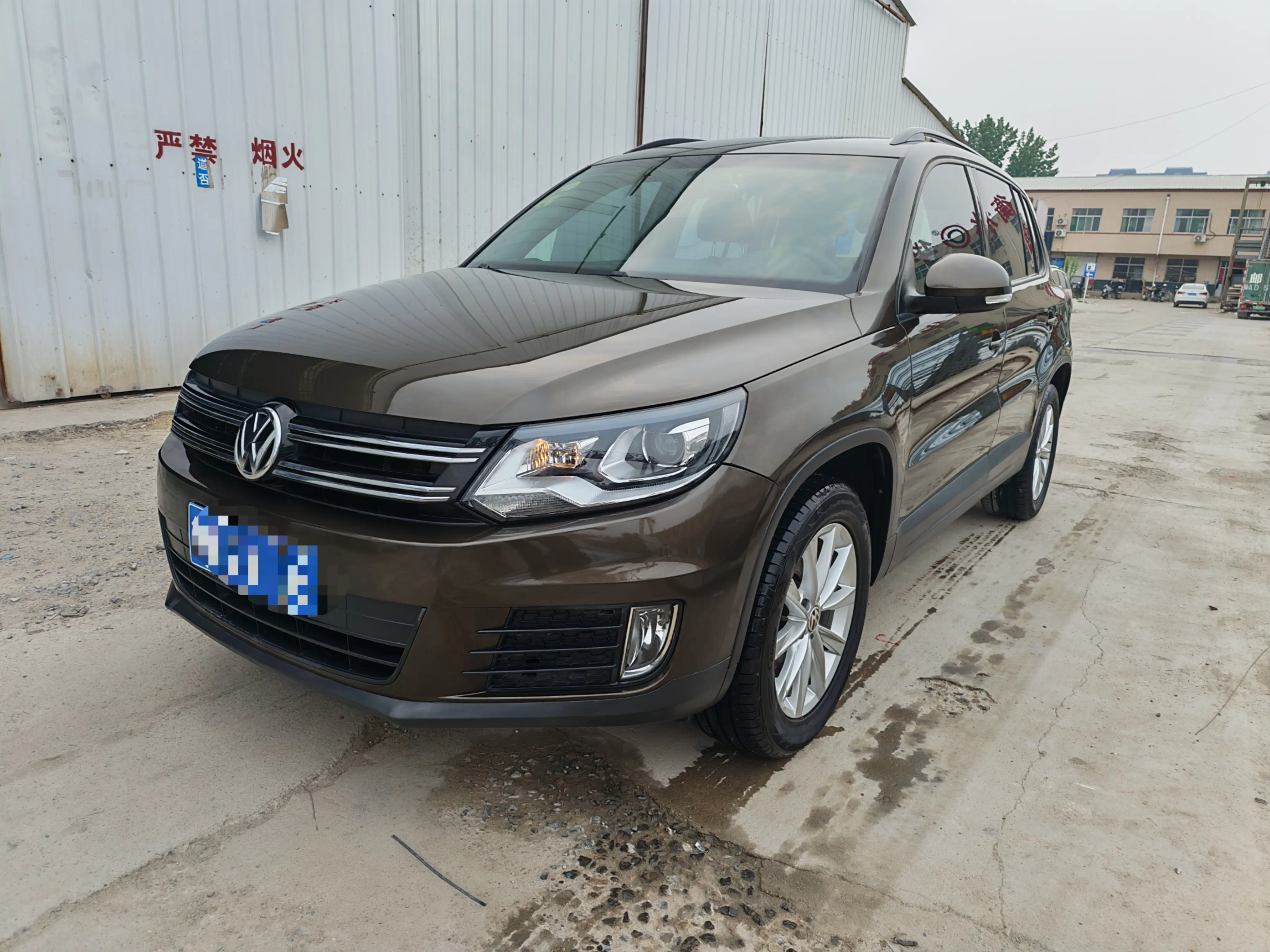 Volkswagen Tiguan (Tharu)