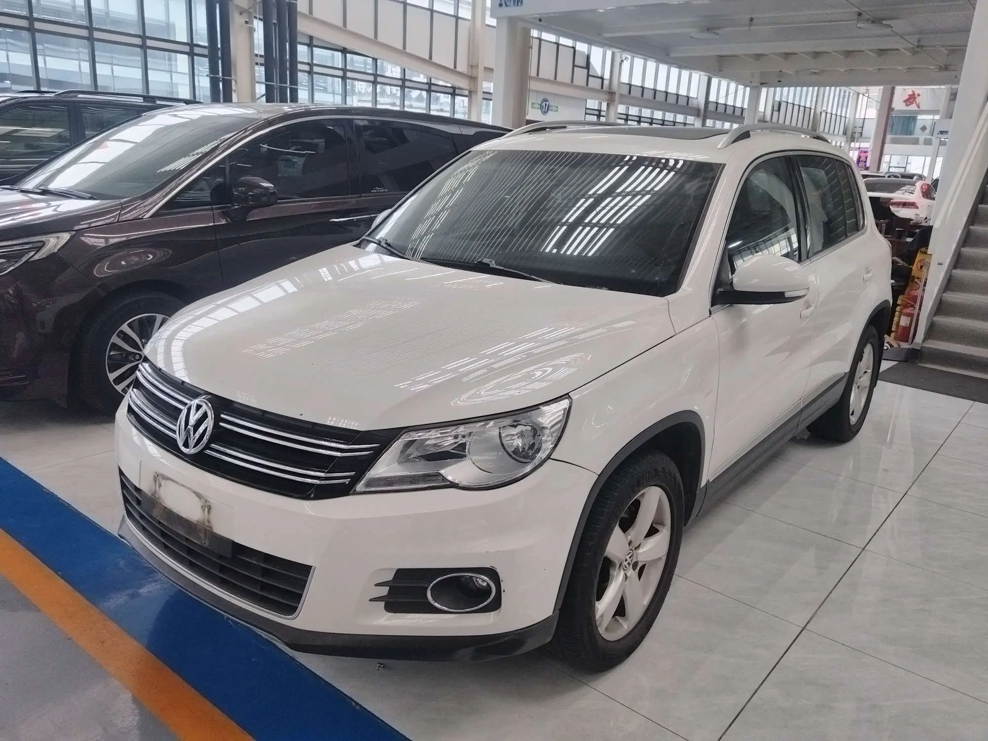 Volkswagen Tiguan (Tharu)