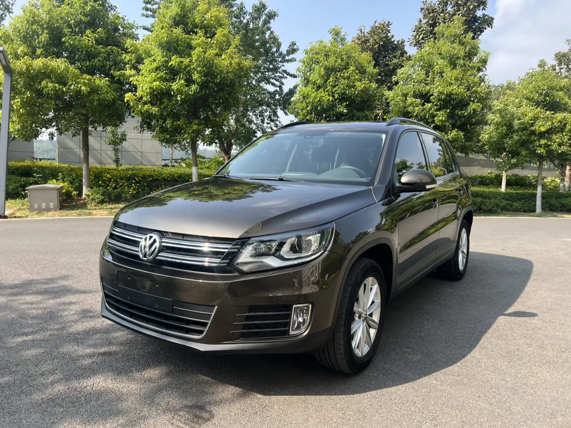 Volkswagen Tiguan (Tharu)