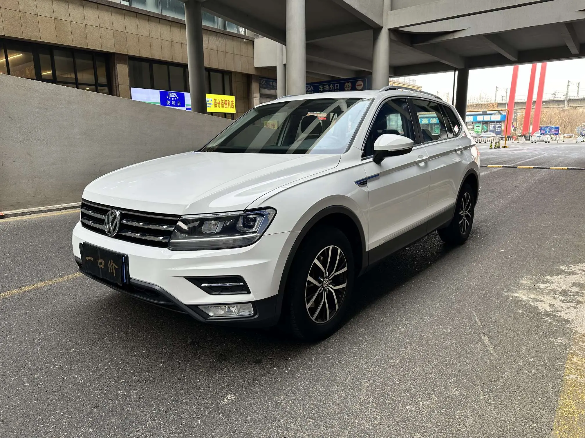 Volkswagen Tiguan L