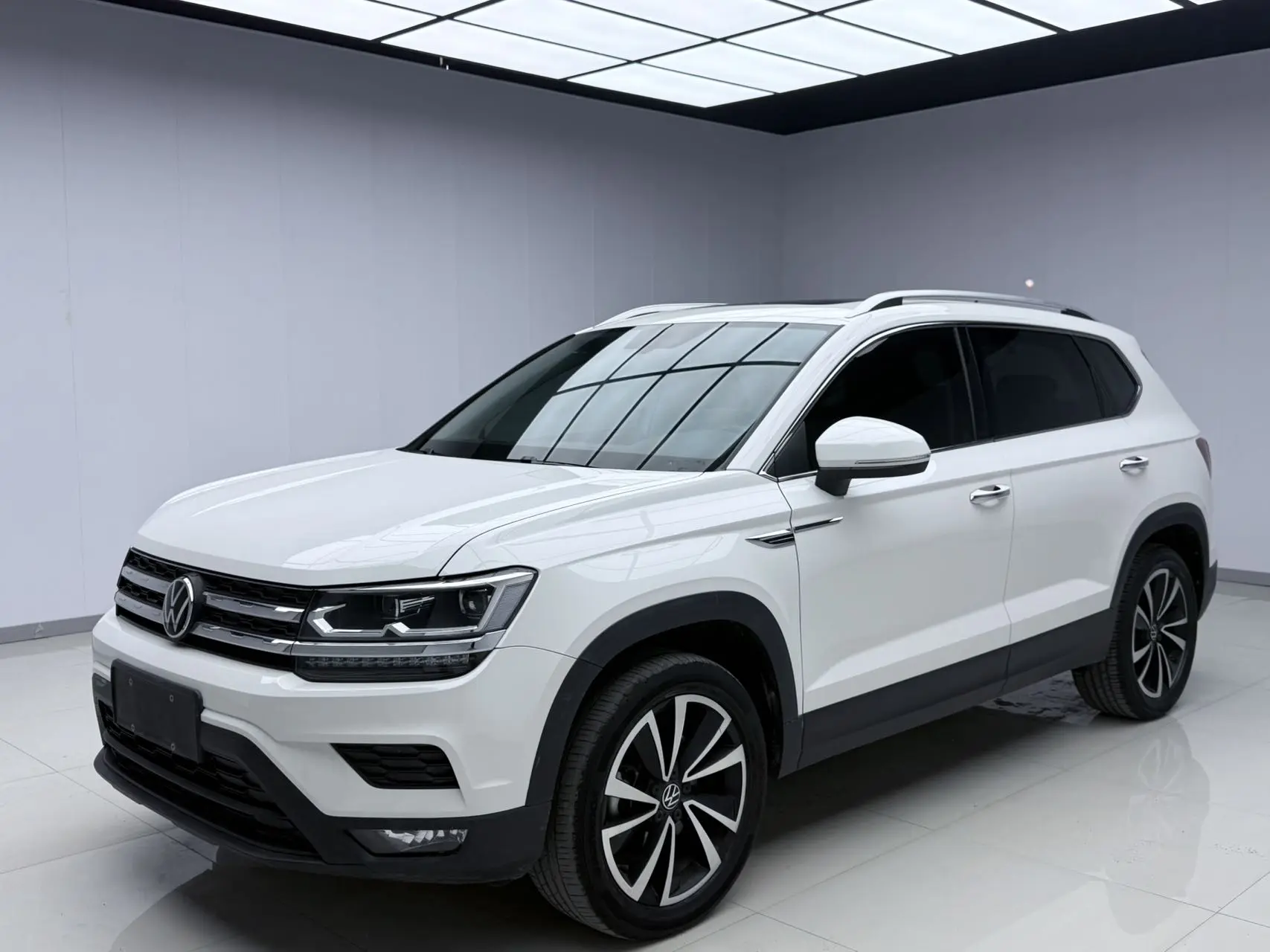 Volkswagen Tharu