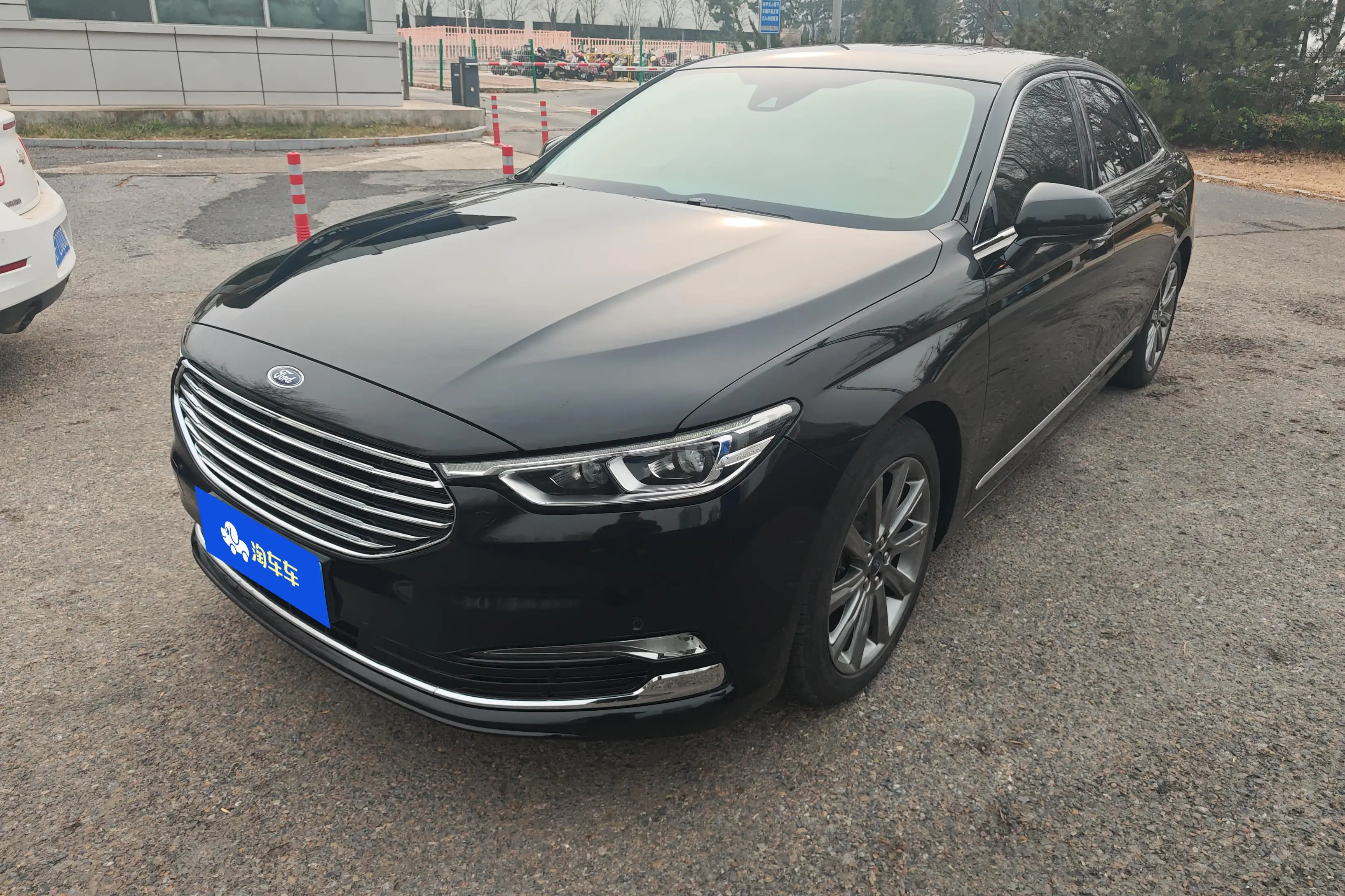 Ford Taurus