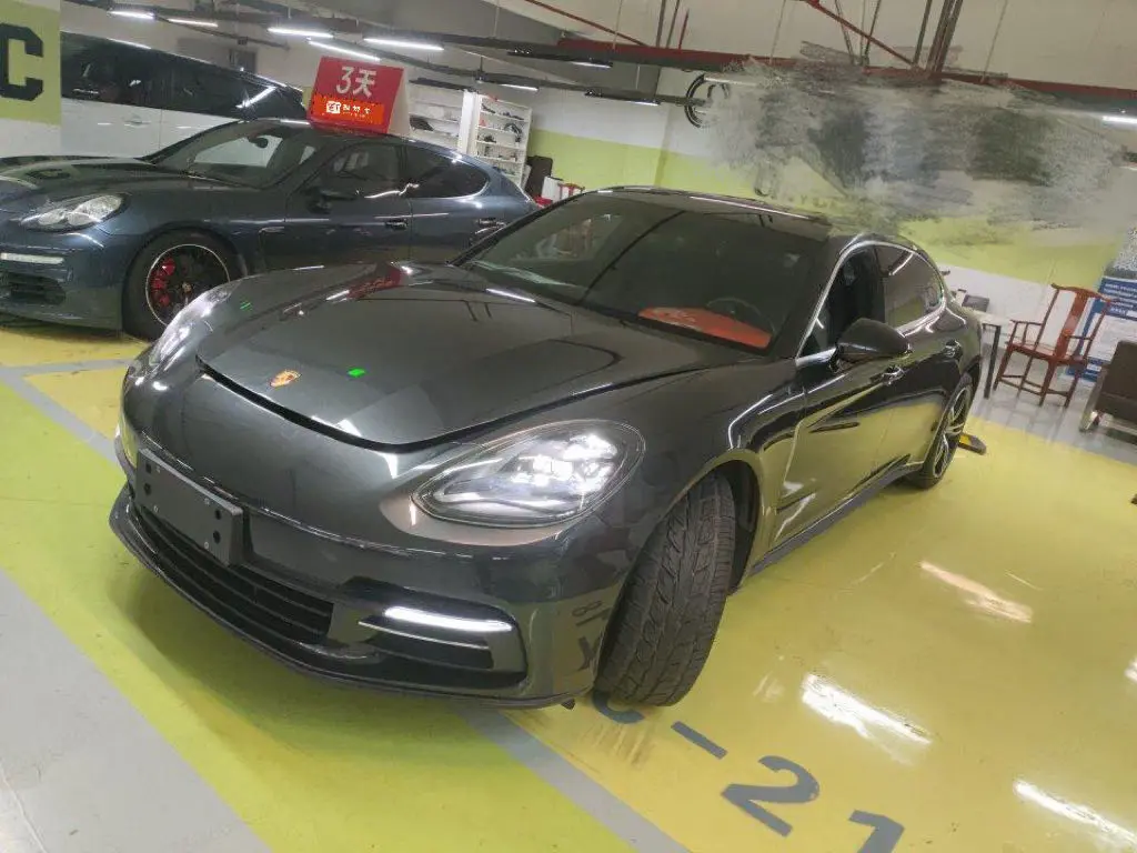 Porsche Panamera