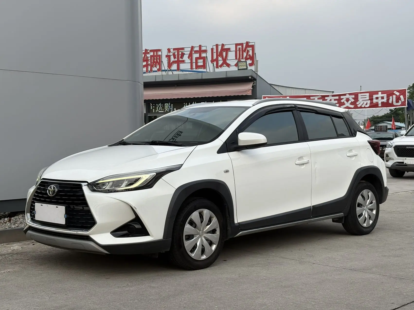Toyota Yaris L