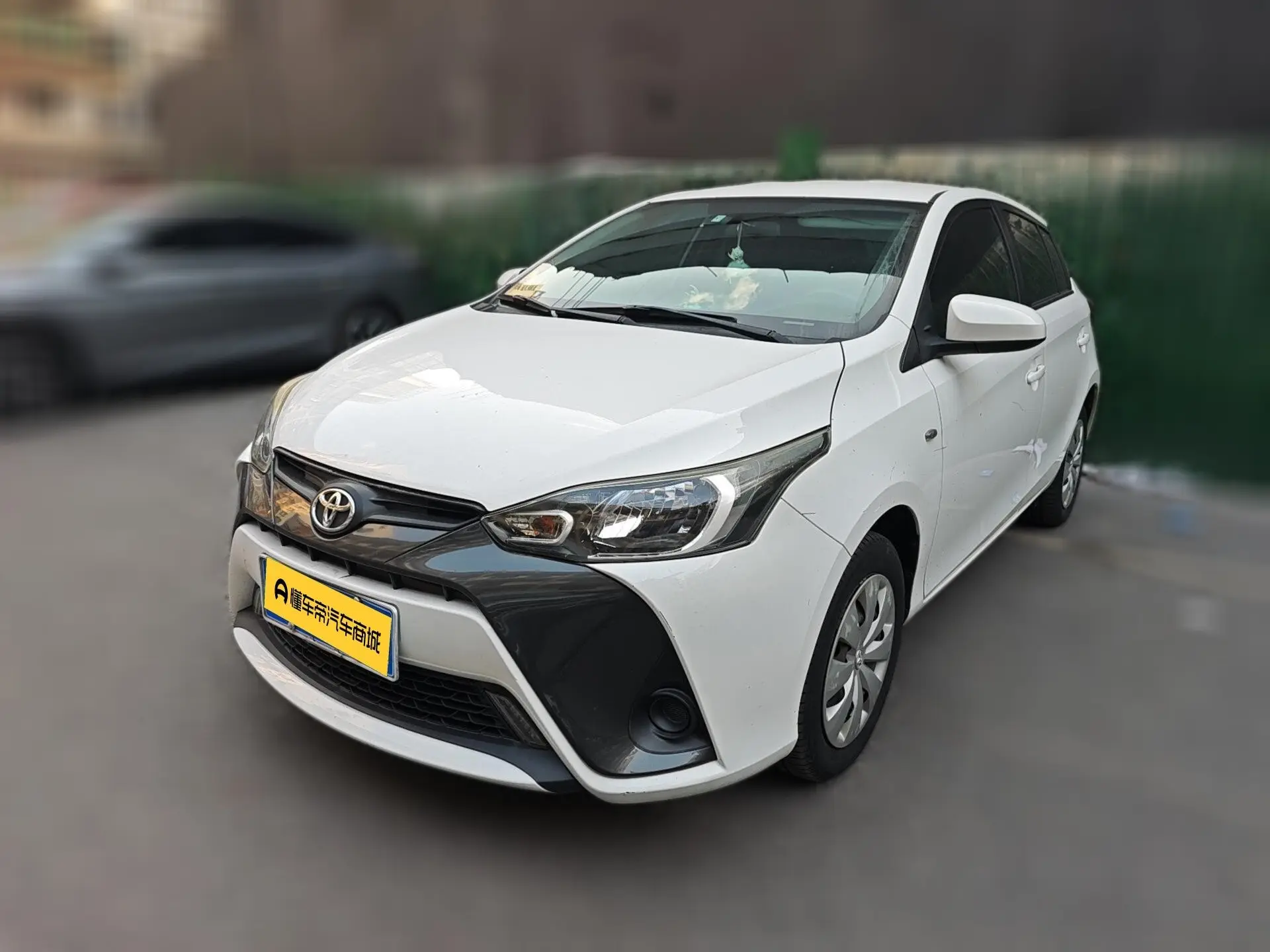 Toyota Yaris L