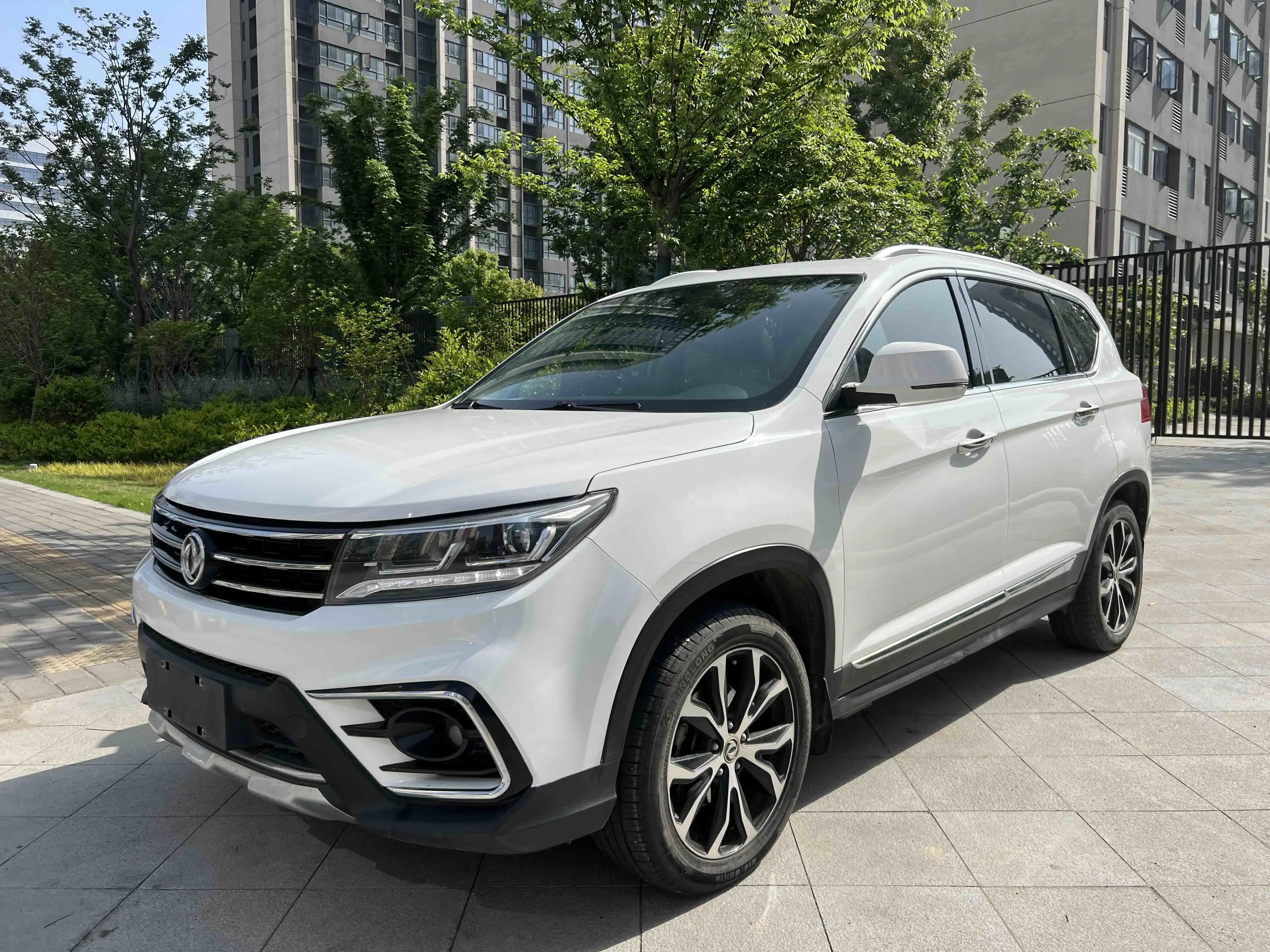 Forthing Jingyi X5
