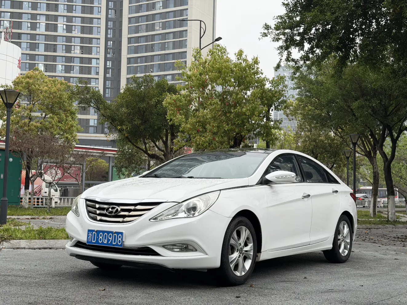 Hyundai Sonata eight