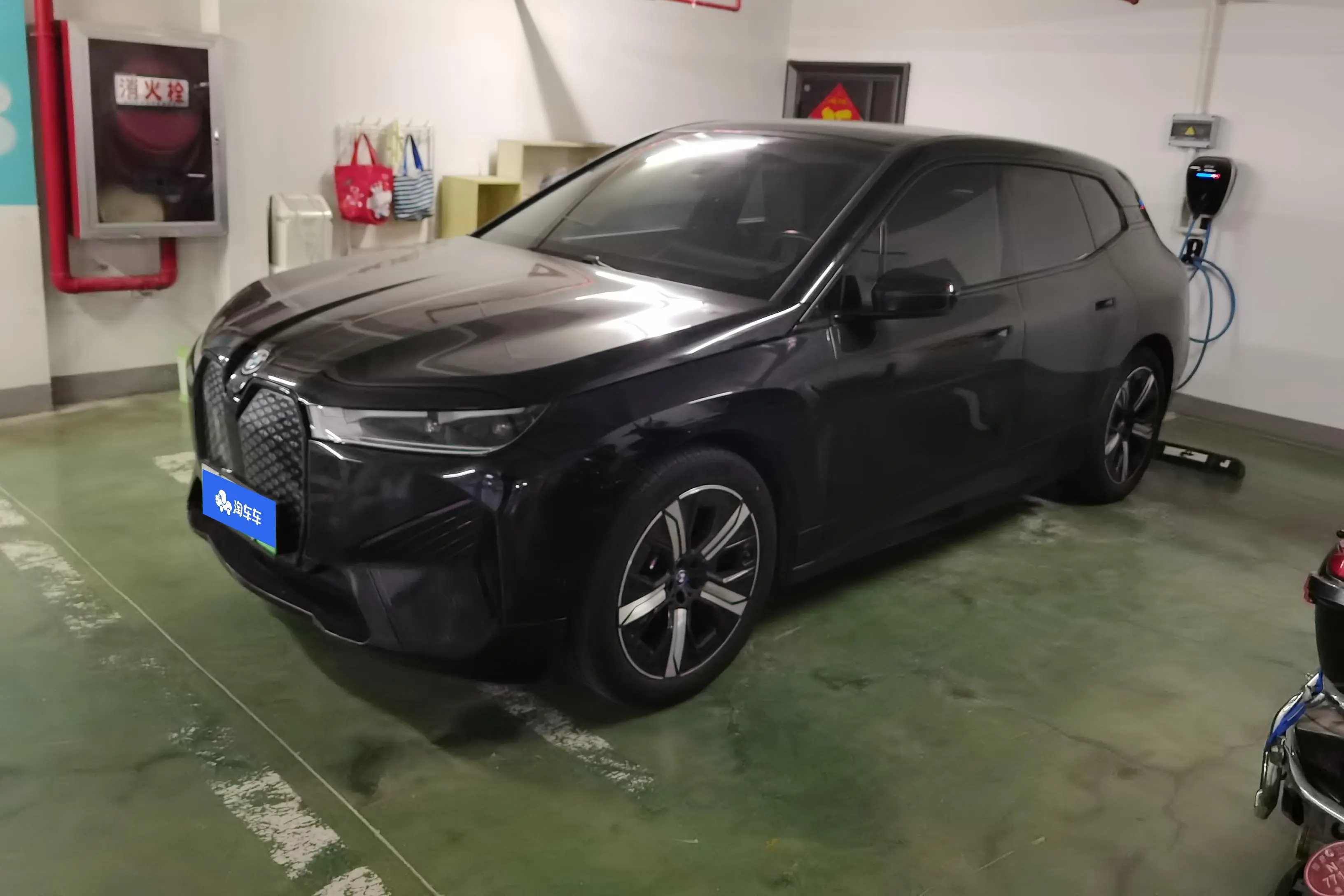 BMW iX
