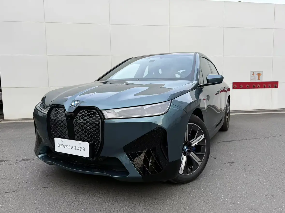 BMW iX