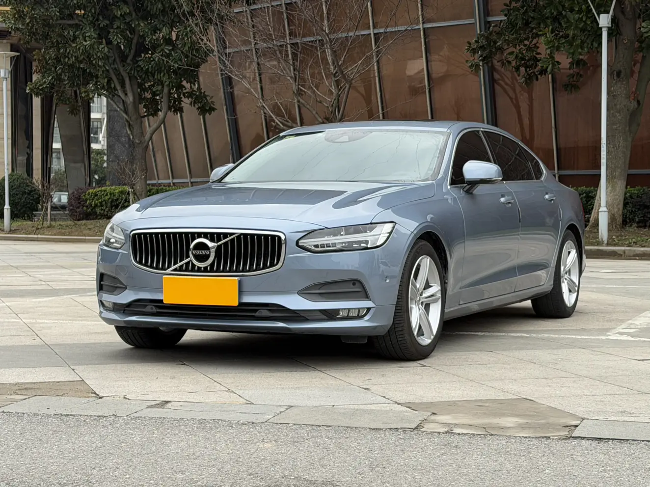Volvo S90