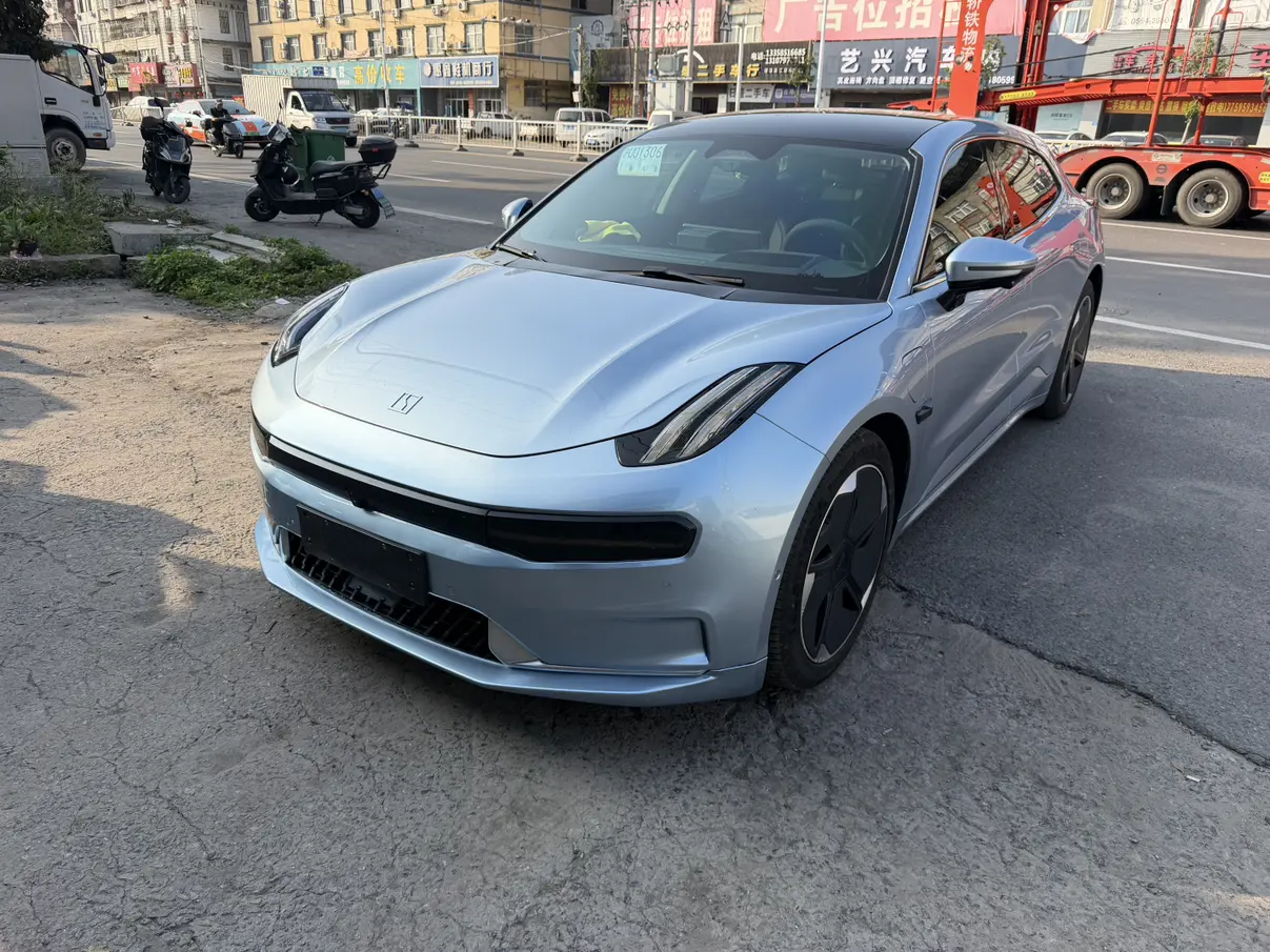 ZEEKR 001