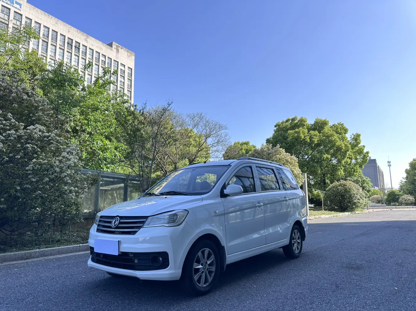 Dongfeng Fengon 330