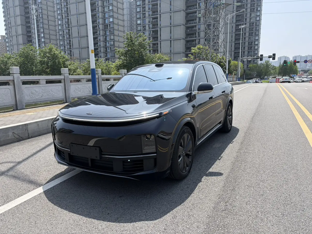 Lixiang L8