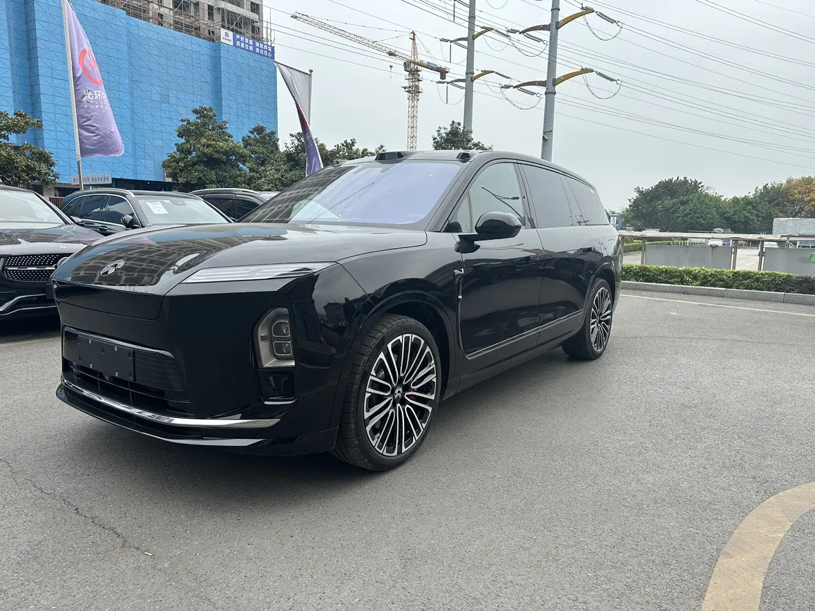 NIO ES8