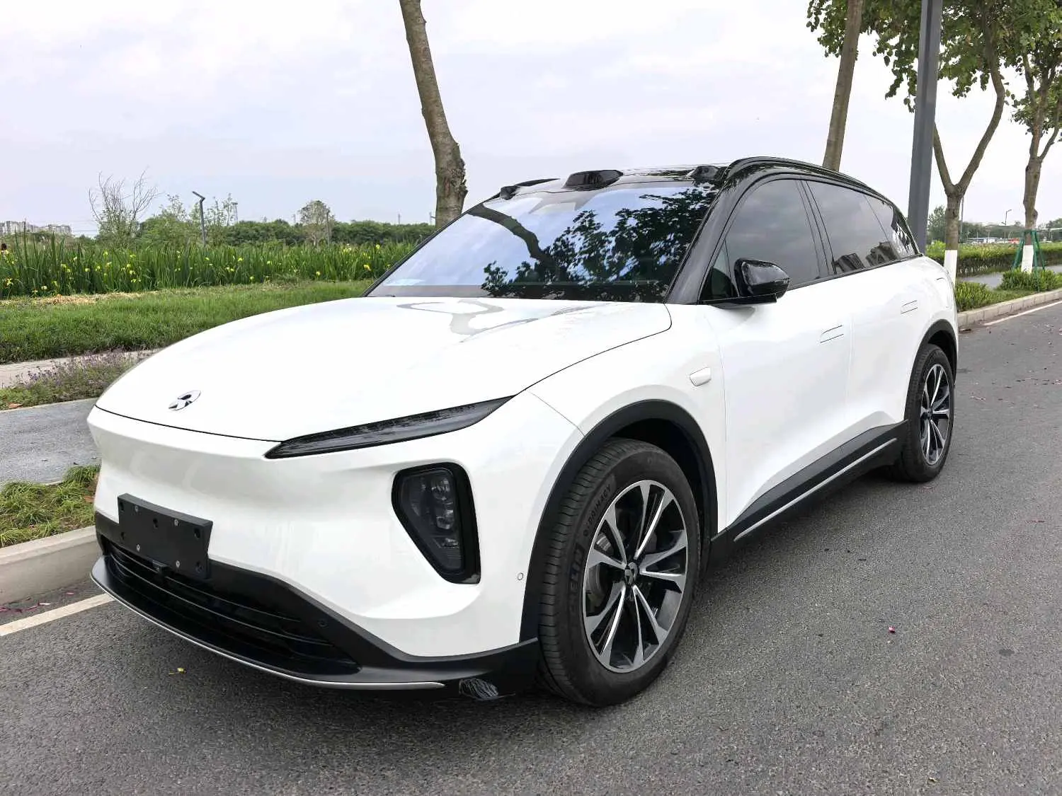 NIO ES6