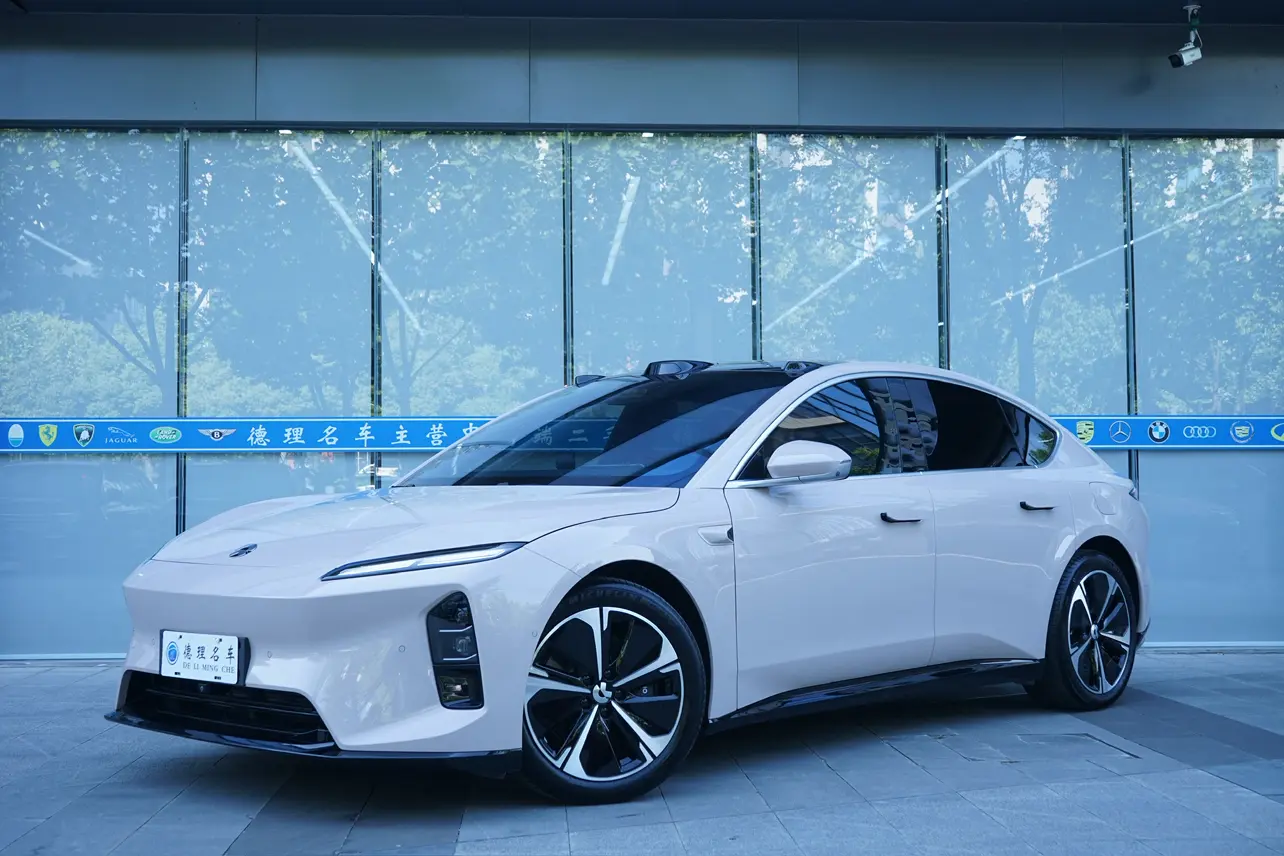 NIO ET5