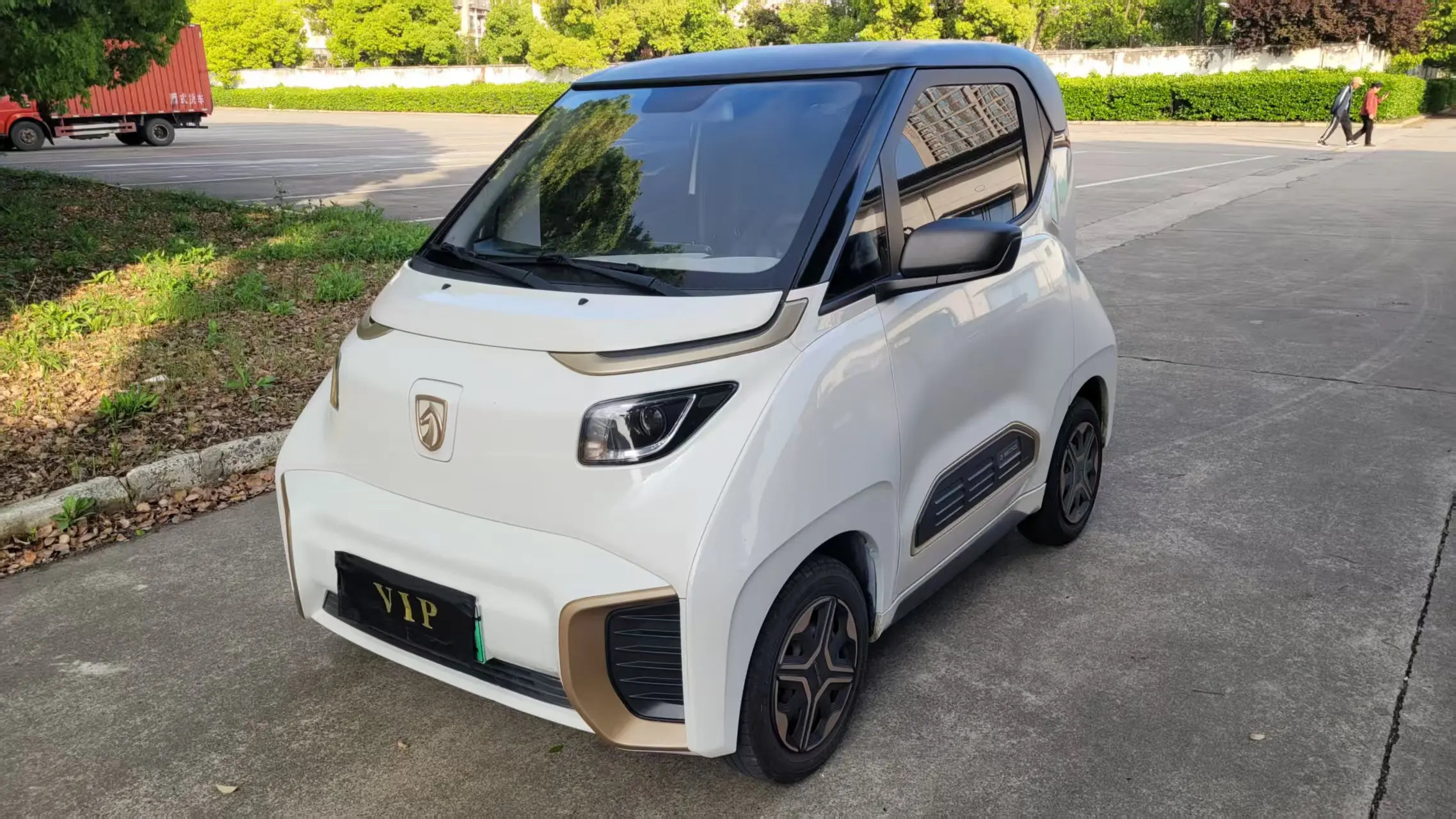 Baojun E200